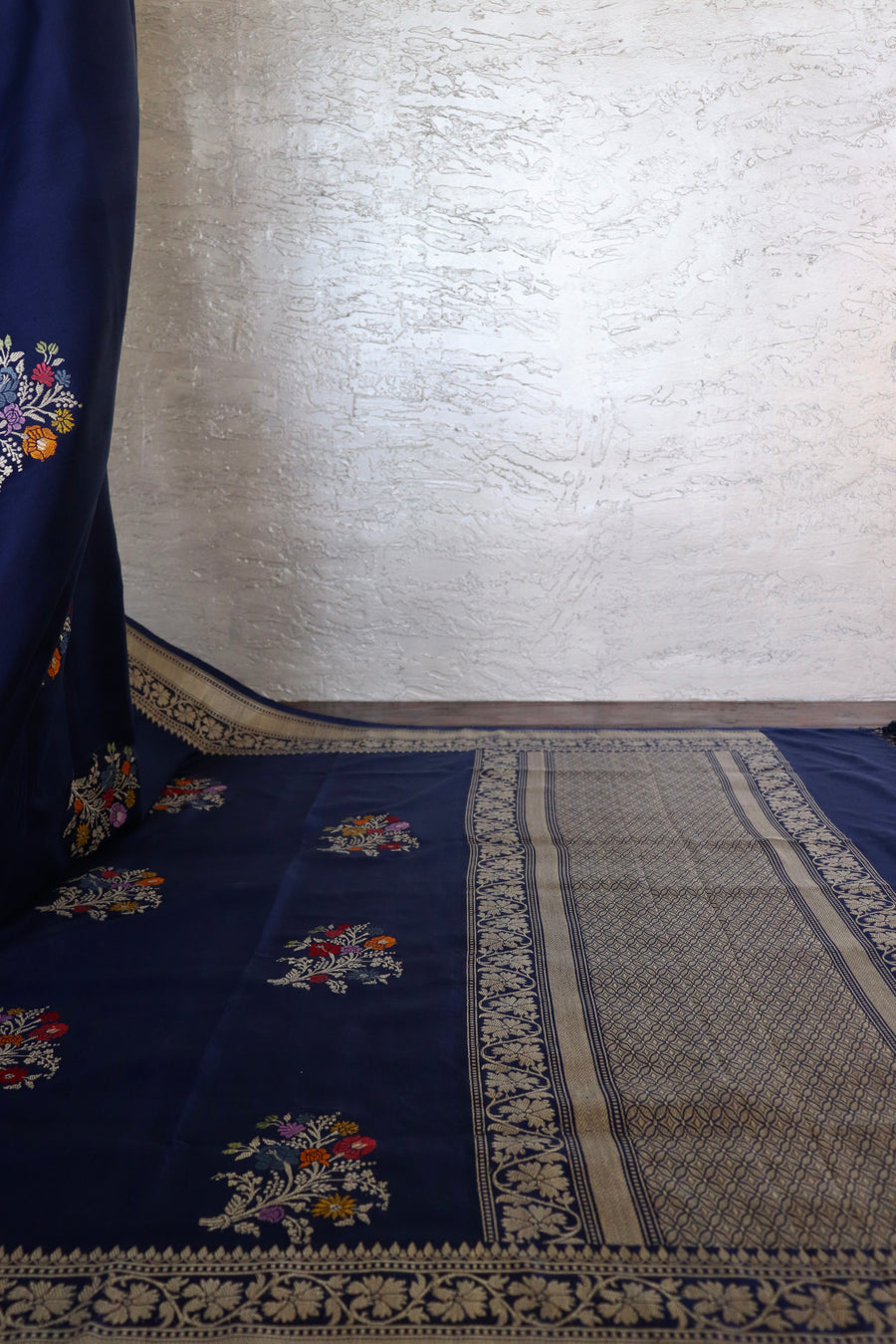 Navy Blue Meenadar Banarasi Katan Silk Saree - photo 3