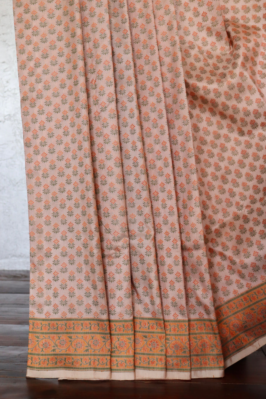 Sand Beige Kadhua Banarsi Silk Saree - body and border detail