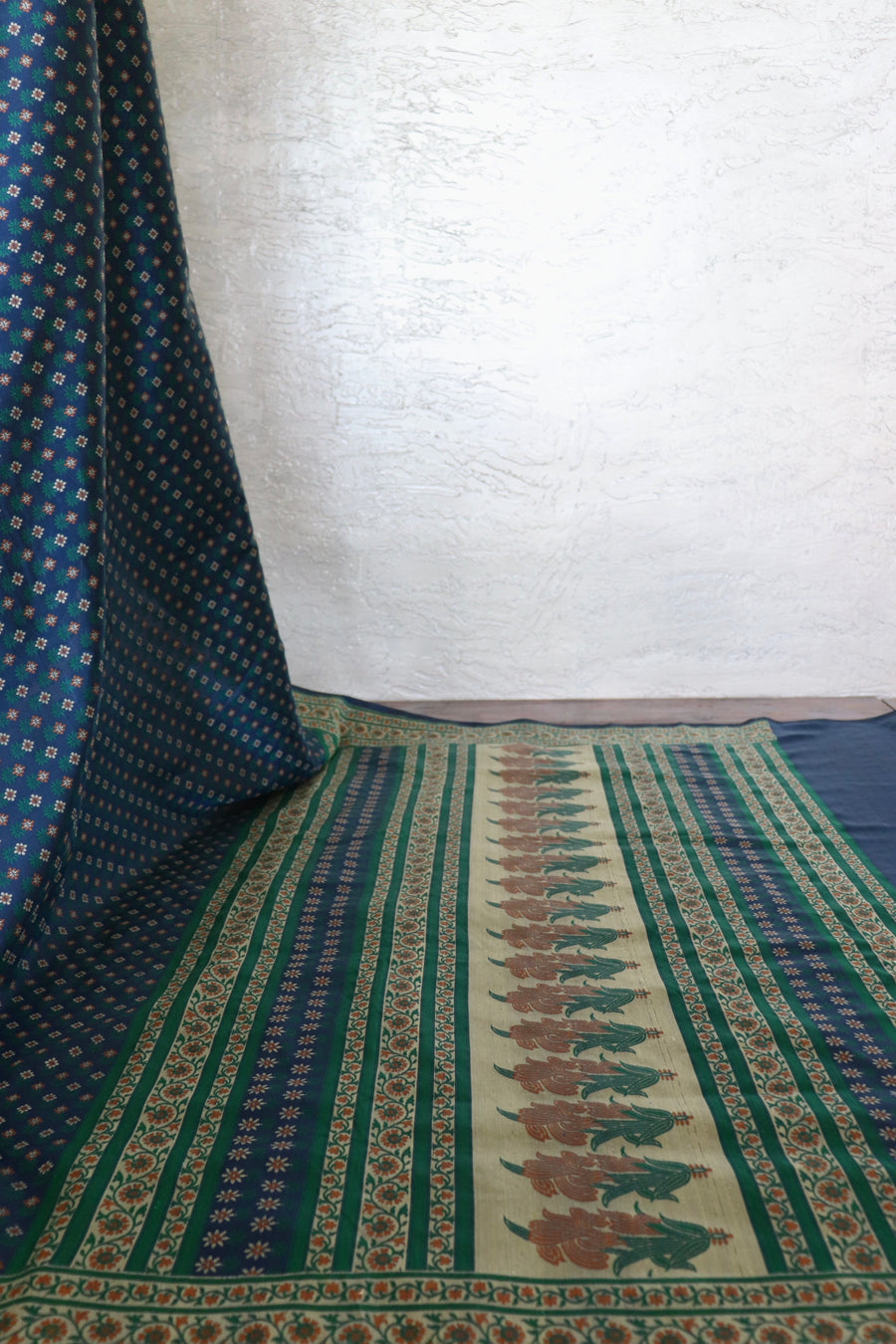Indigo Blue Kadhua Banarsi Silk Saree - photo 3