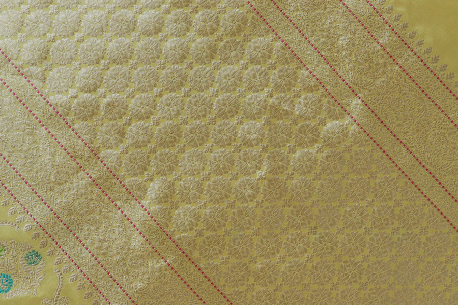 Pleat detail of Lemon Yellow Meenadar Jangla saree