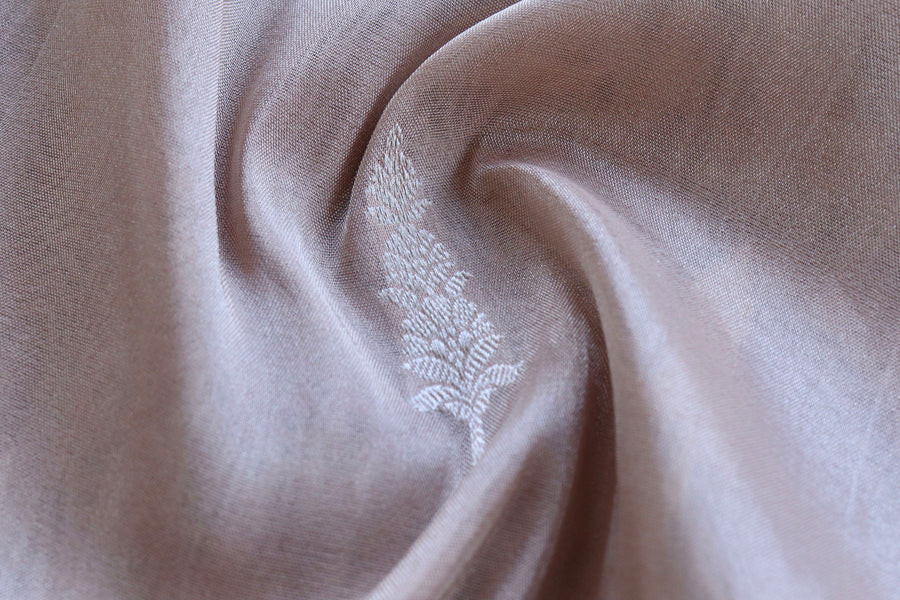 Aanchal motif on Sandalwood Kadhua Banarasi saree