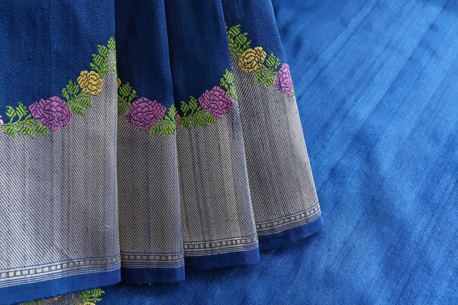 Pallu detail of Blue Floral Border Banarasi saree