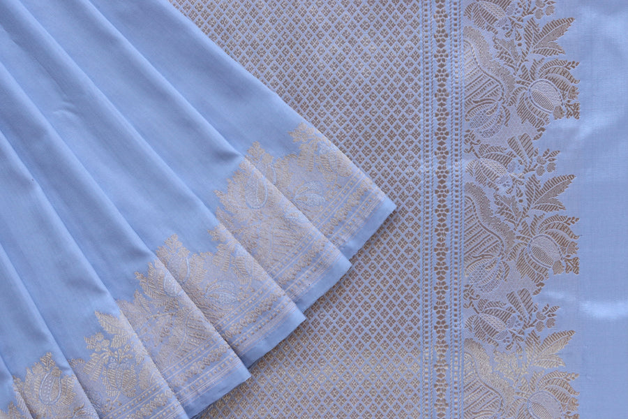 Silk texture of Light Blue Sona Rupa Banarasi saree