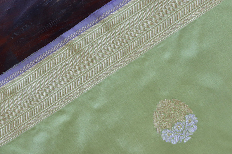 Pleat detail of Pista Green Kadhua Banarasi saree