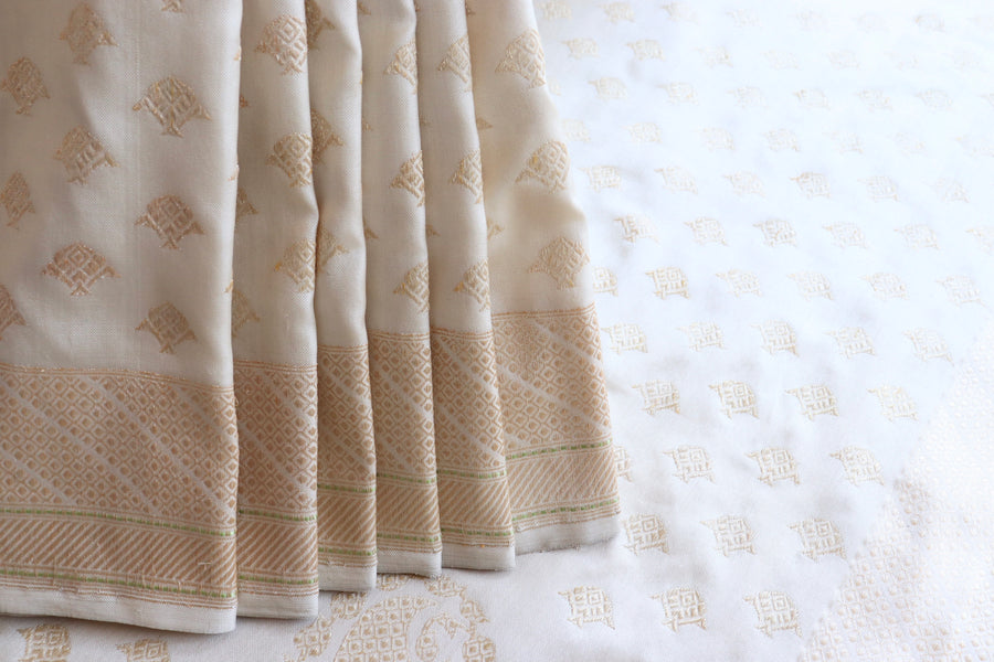 Pallu detail of Shwetambri Matsya Buti pure zari silk saree