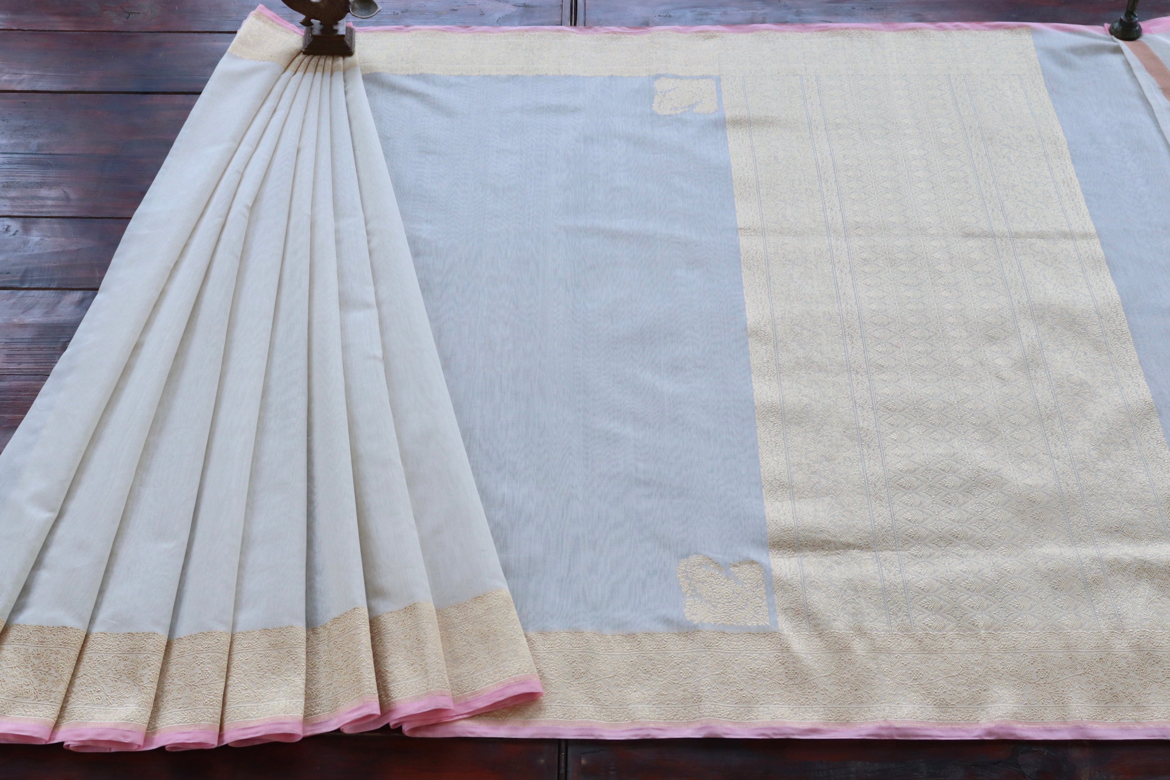 White Kuniya Organza Silk By Cotton Handloom Saree