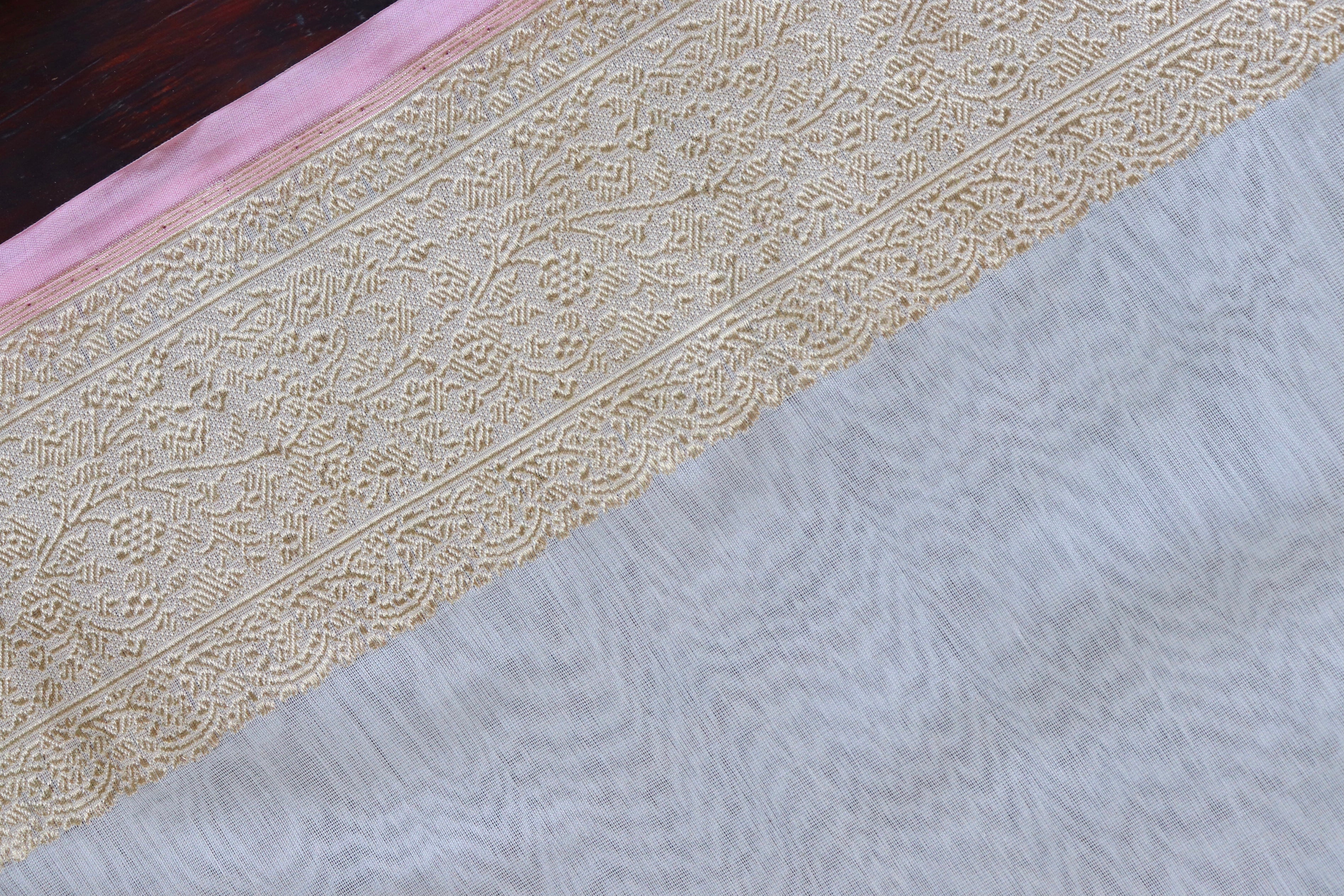 White Kuniya Organza Silk By Cotton Handloom Saree