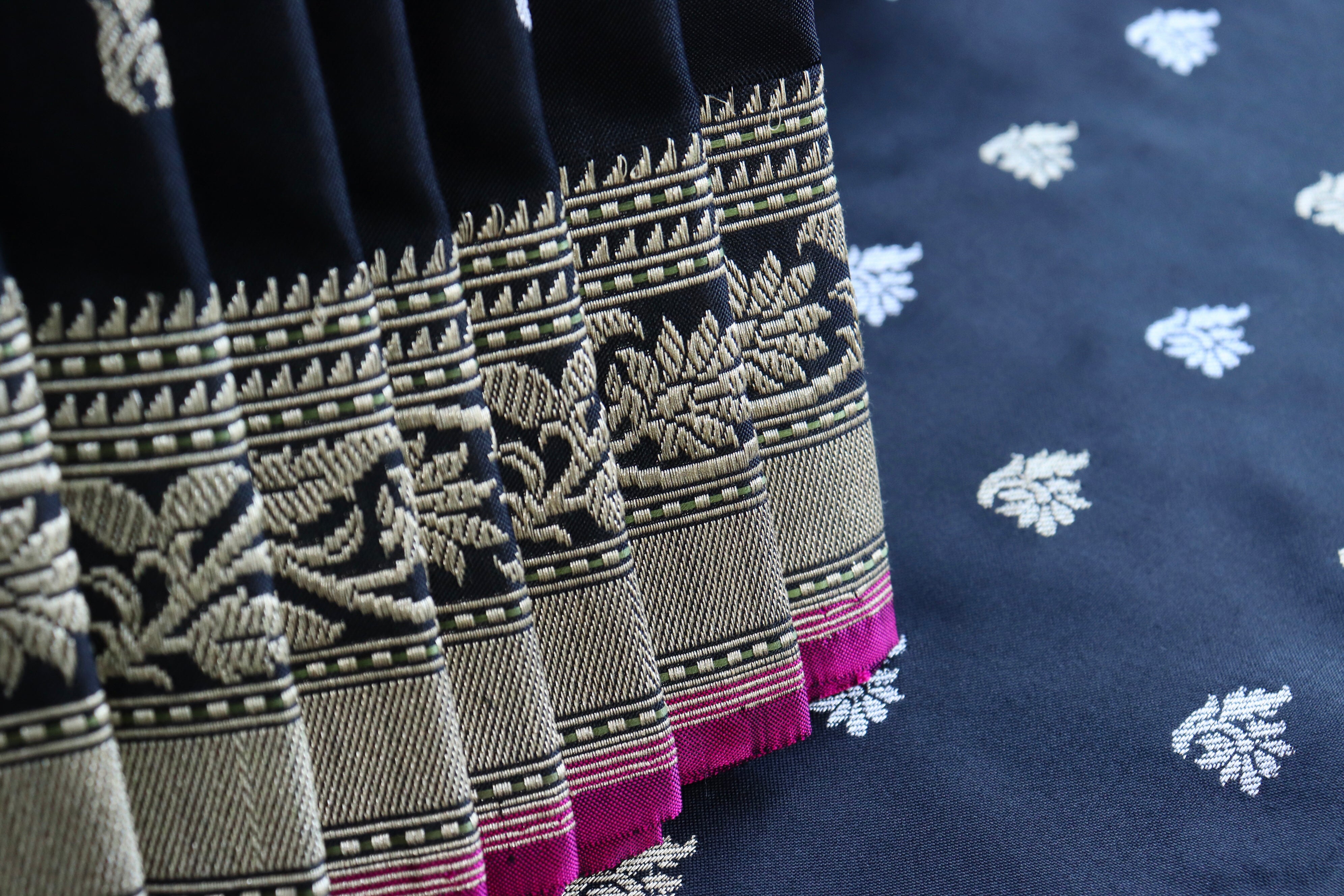 Black Sona Rupa Pure Silk Handloom Banarasi Saree