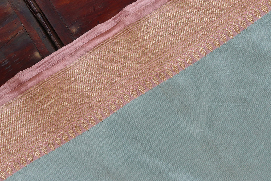 Colour close-up of Sea Green & Pink Tissue Kadiyal Banarasi saree