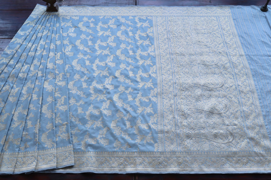 Border close-up on Grey Kadhua Banarasi saree
