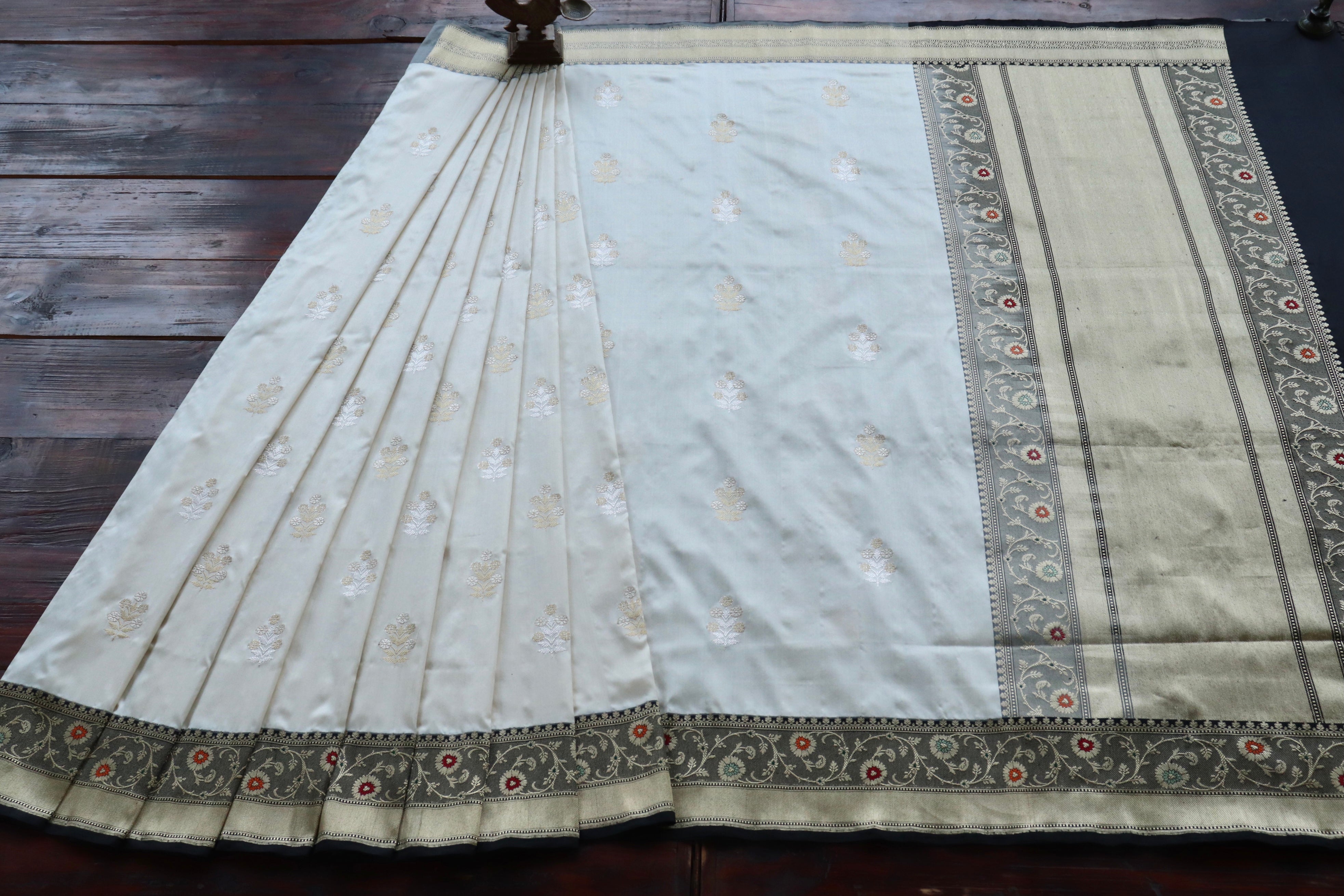White & Black Kadhua Pure Katan Silk Handloom Banarasi Saree