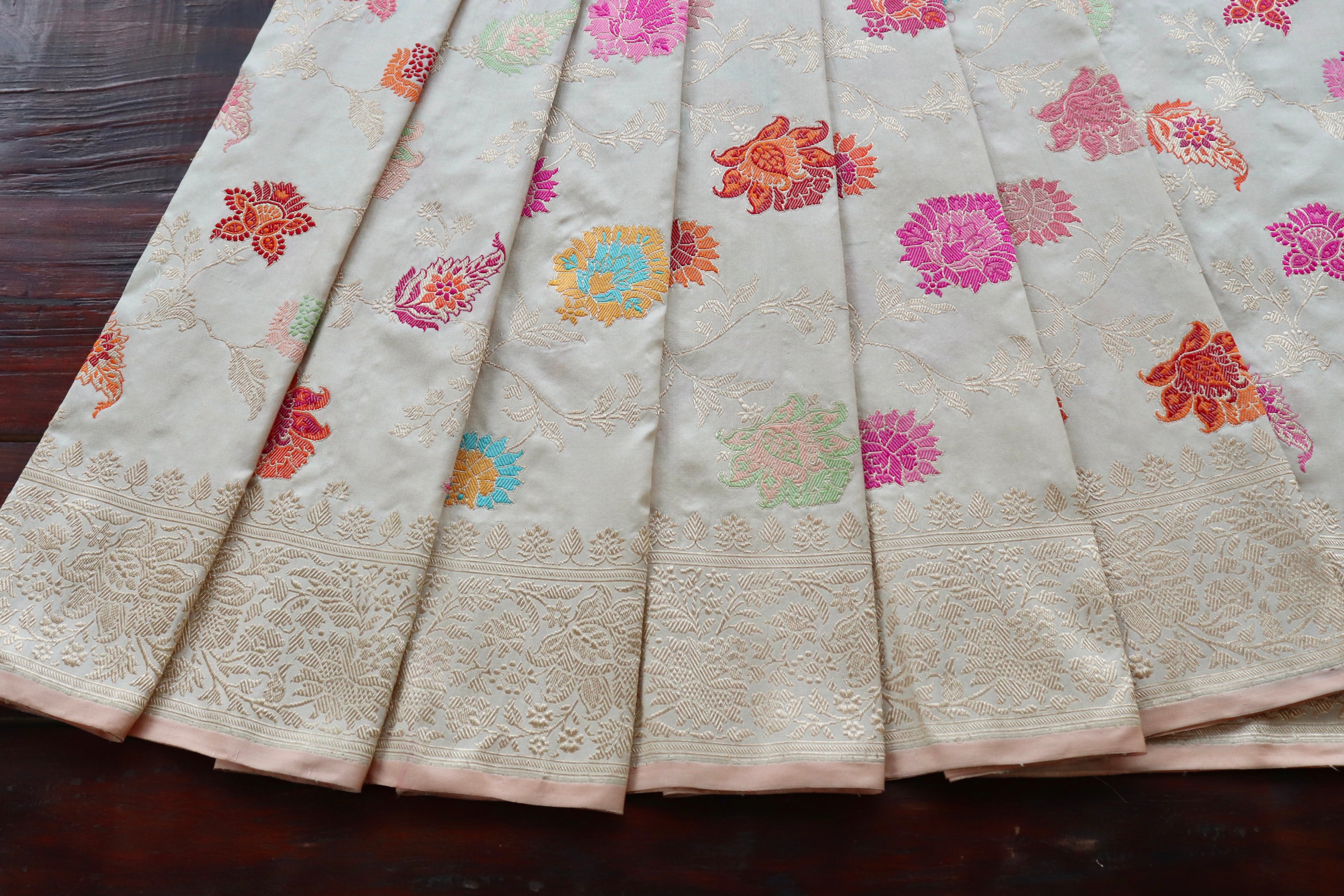 Ivory Kimkhab Pure Silk Handloom Banarasi Silk Saree