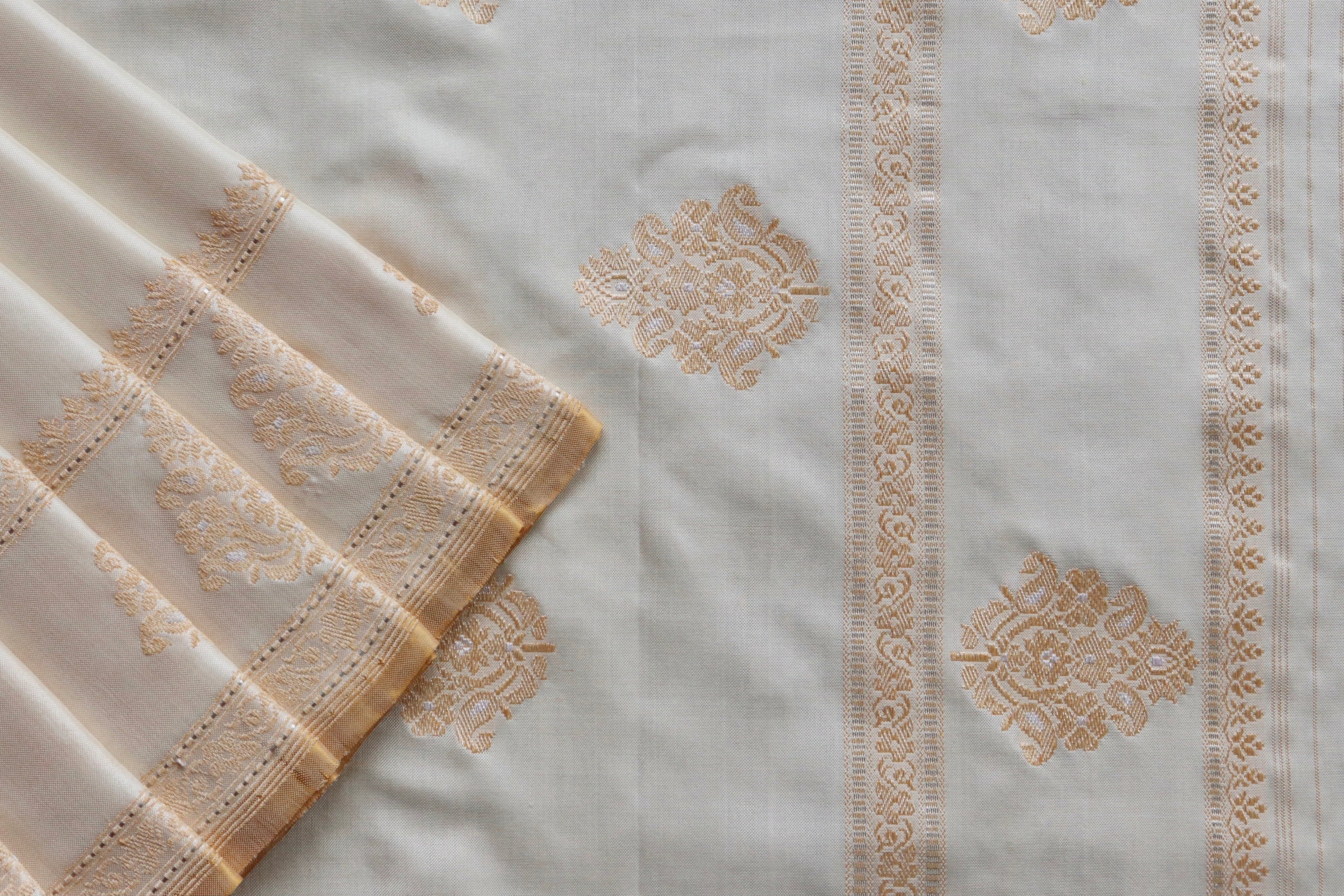 White Kadhua Motif Pure Silk Handloom Banarasi Saree