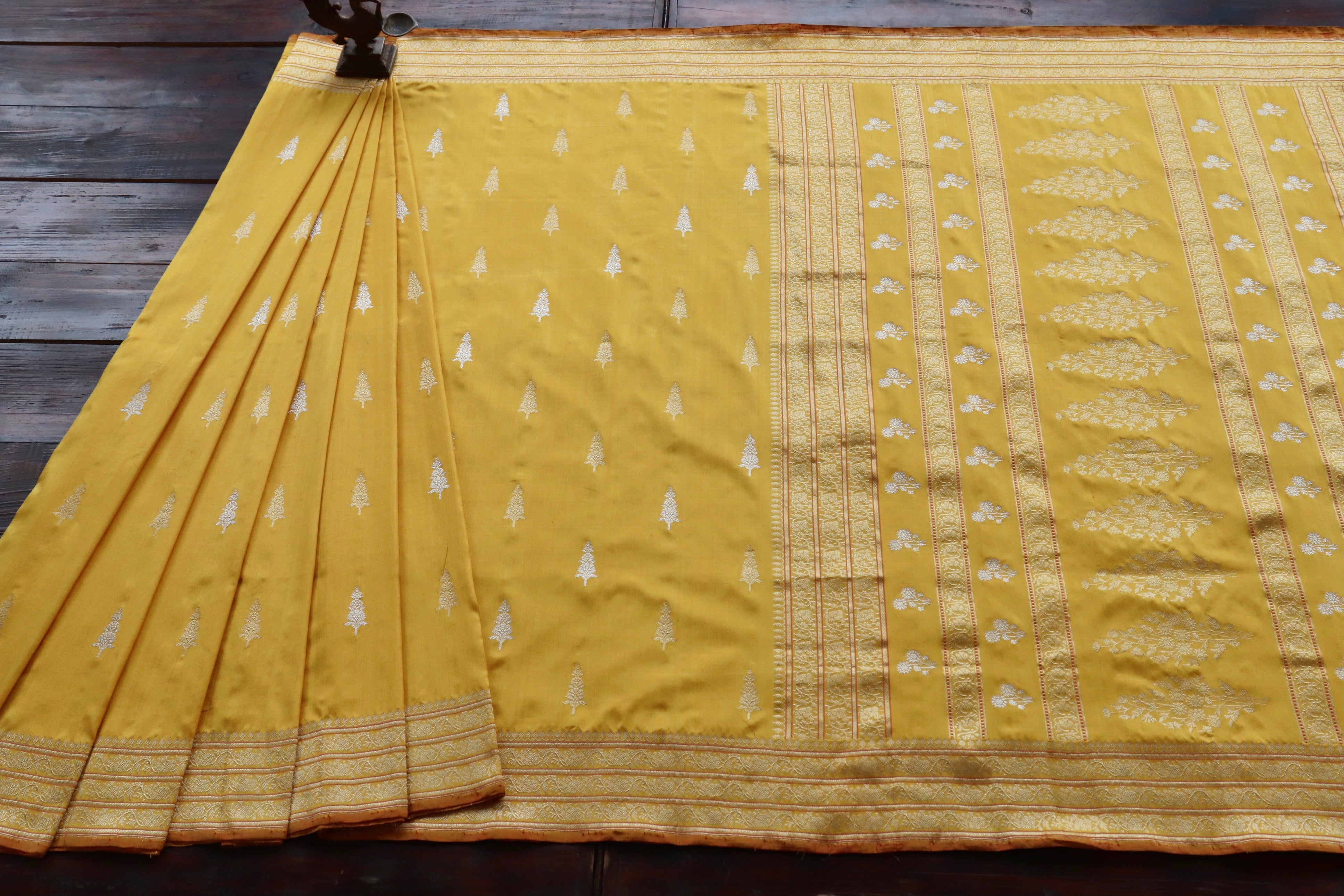 Yellow Kadhua Motif Pure Silk Handloom Banarasi Saree