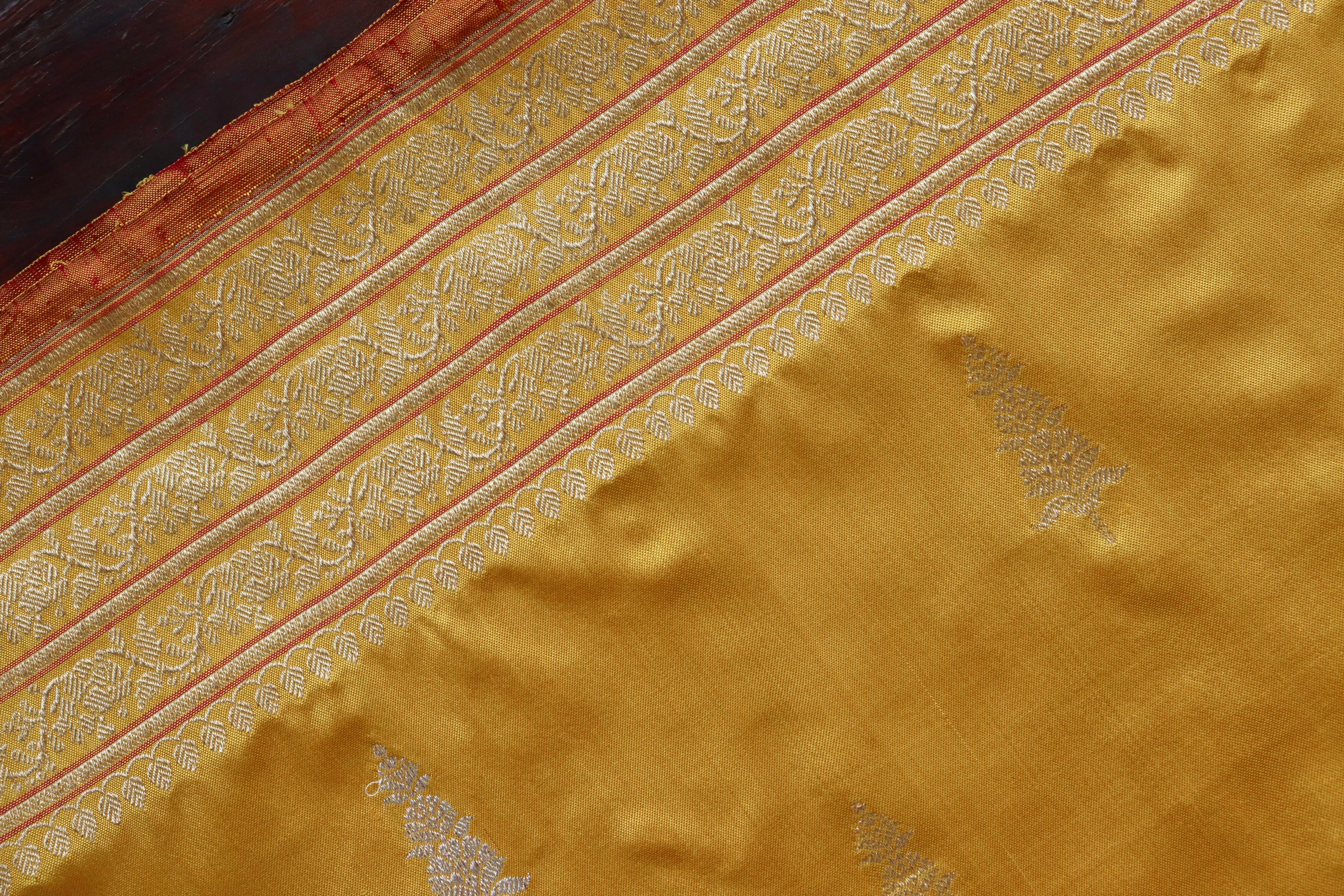 Yellow Kadhua Motif Pure Silk Handloom Banarasi Saree