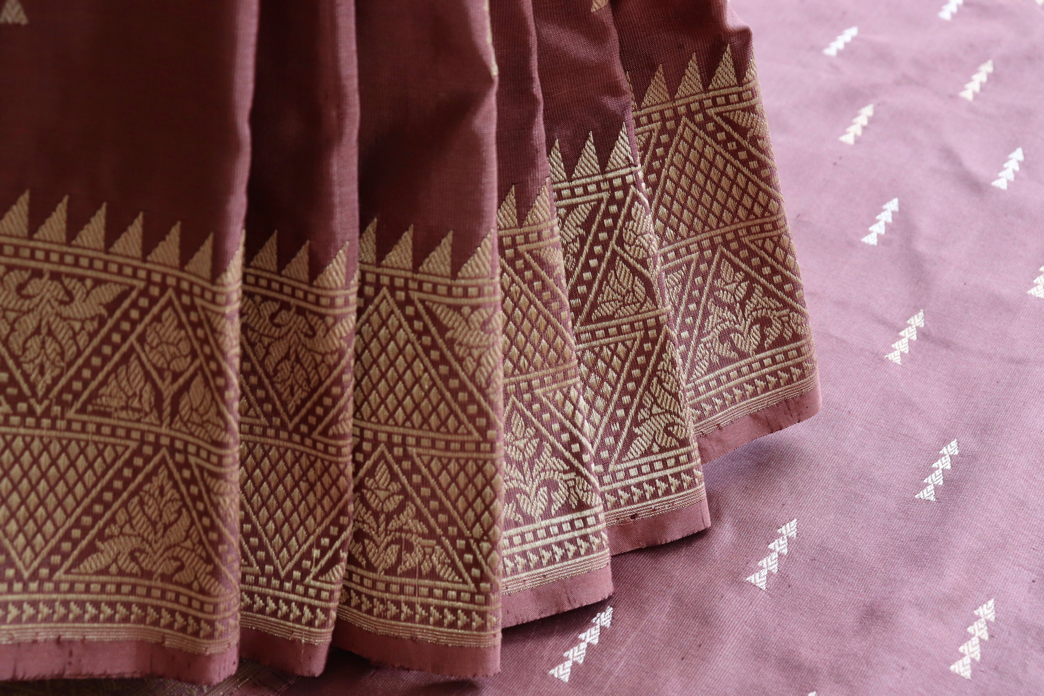 Dusty Rose Kadhua Buta Pure Silk Handloom Banarasi Saree