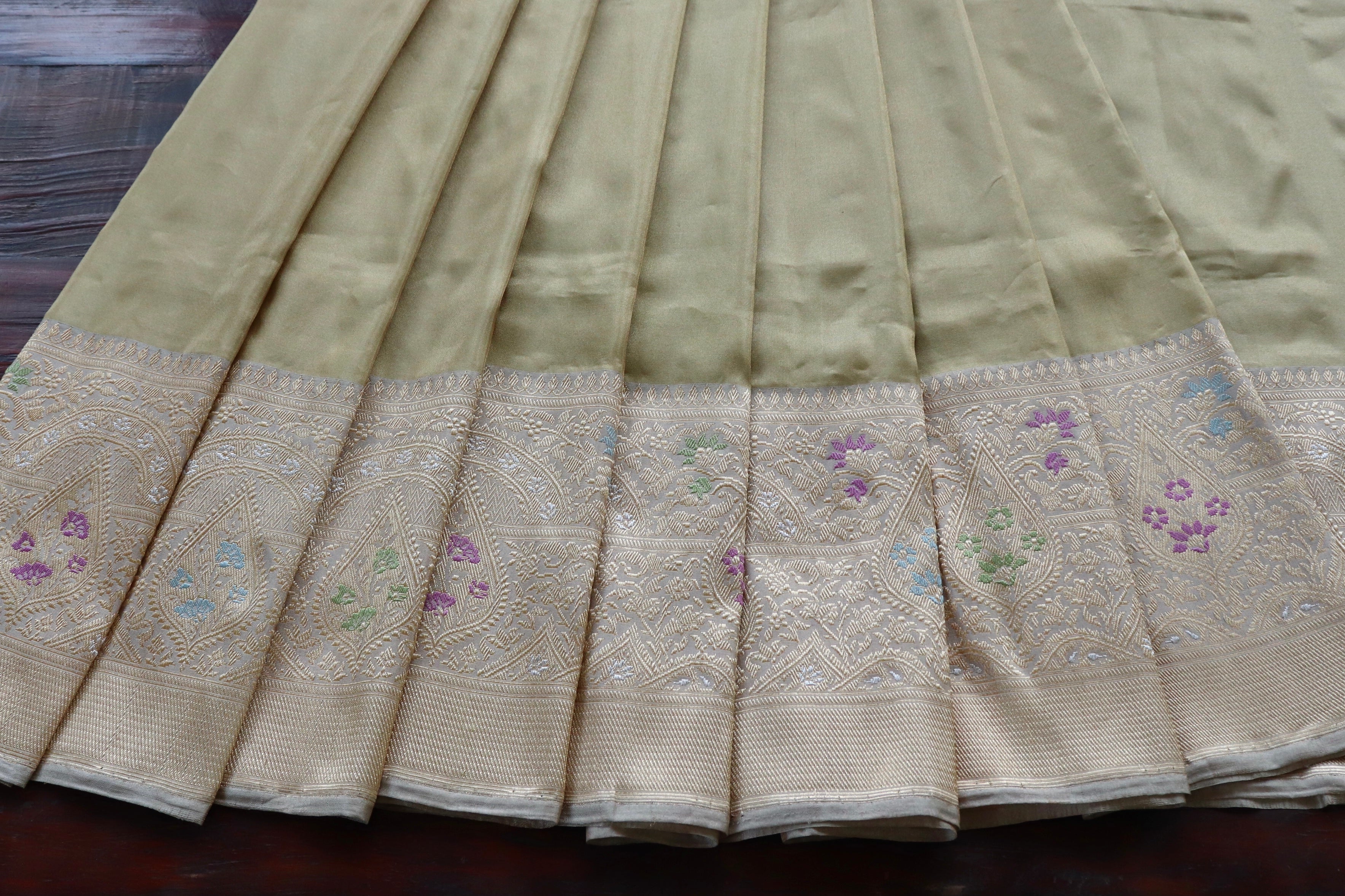 Gold & Grey Tissue With Meenadar Silk Kadiyal Banarasi Saree