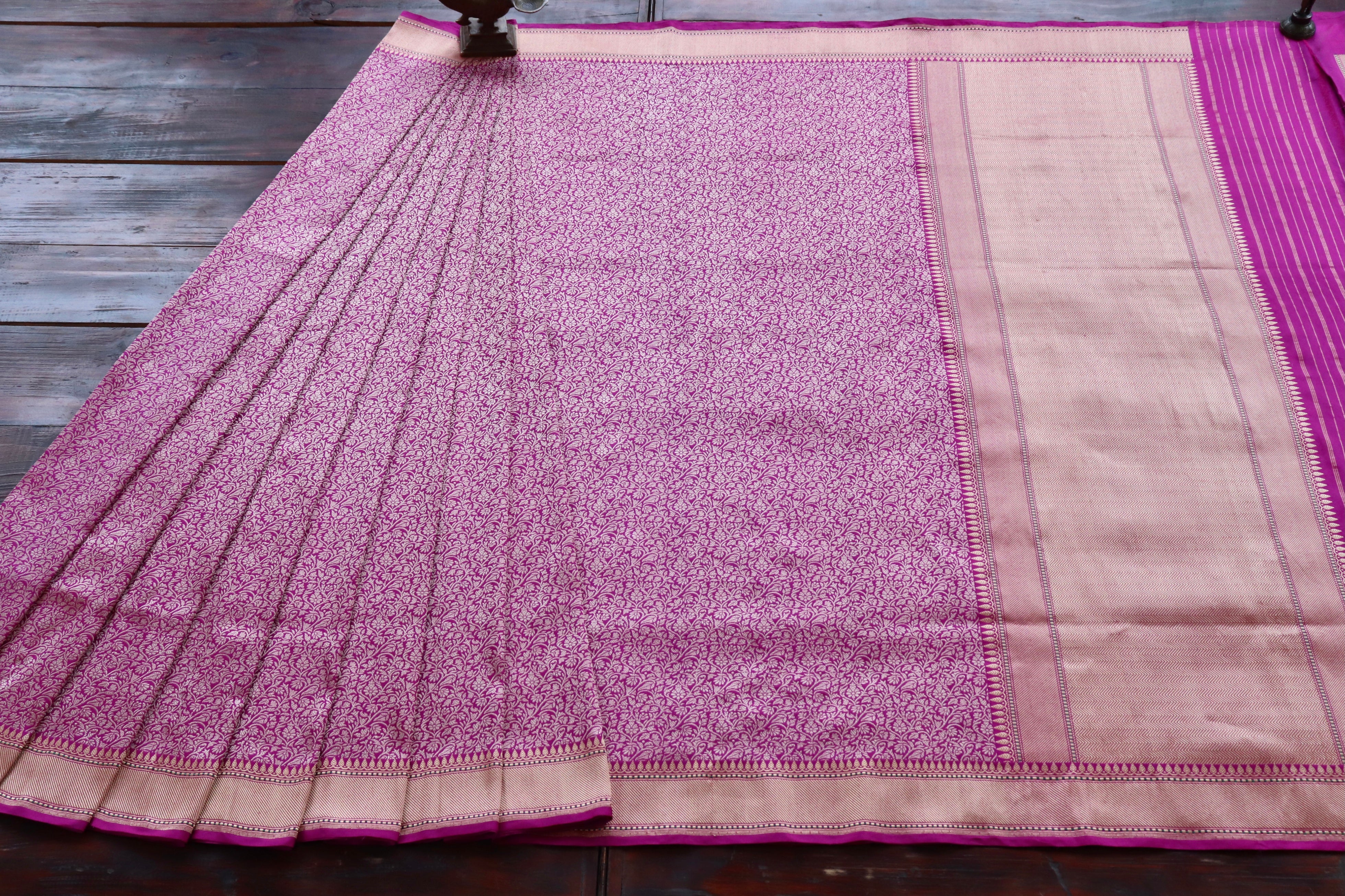 Magenta Tanchoi Pure Silk Handloom Banarasi Saree