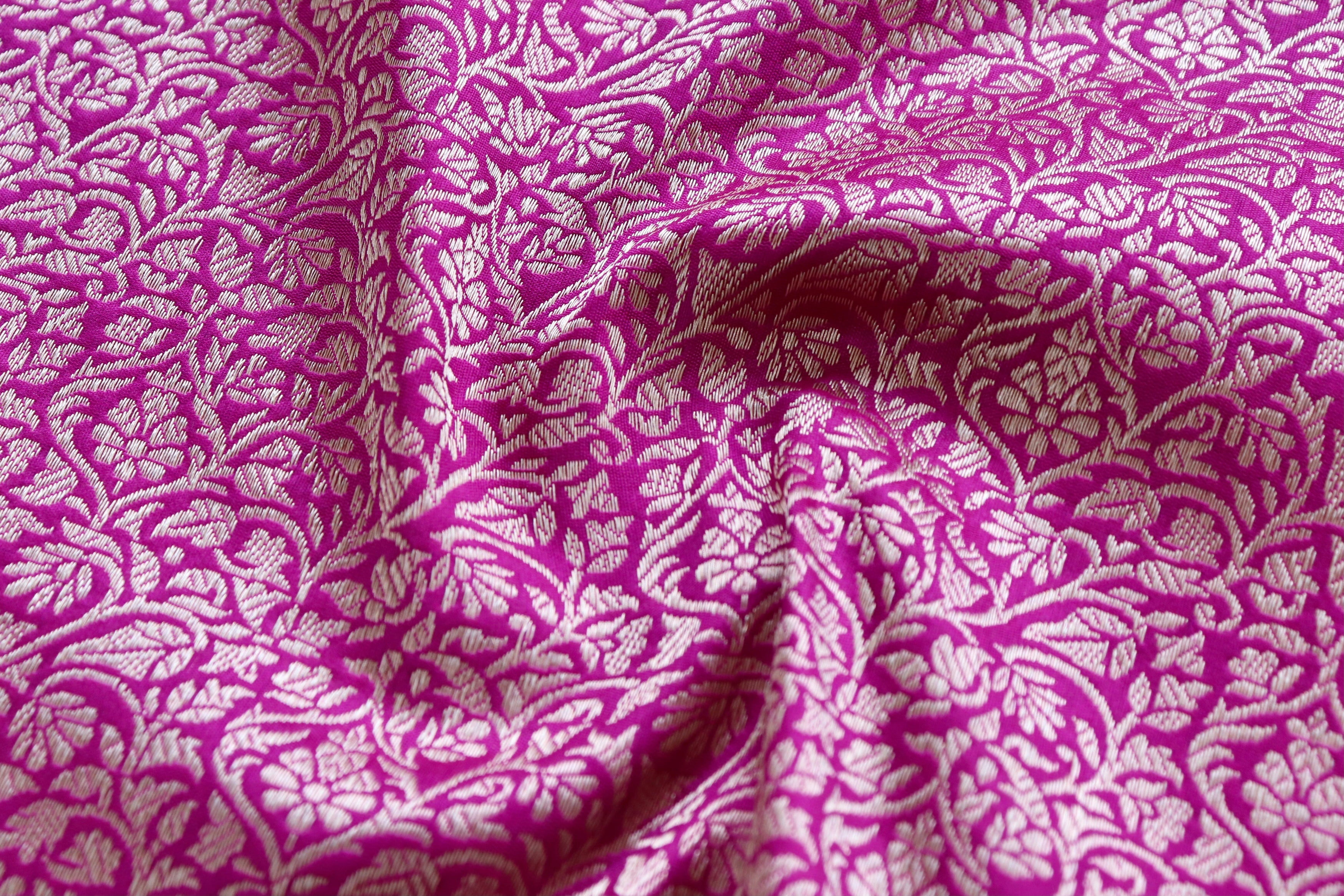 Magenta Tanchoi Pure Silk Handloom Banarasi Saree