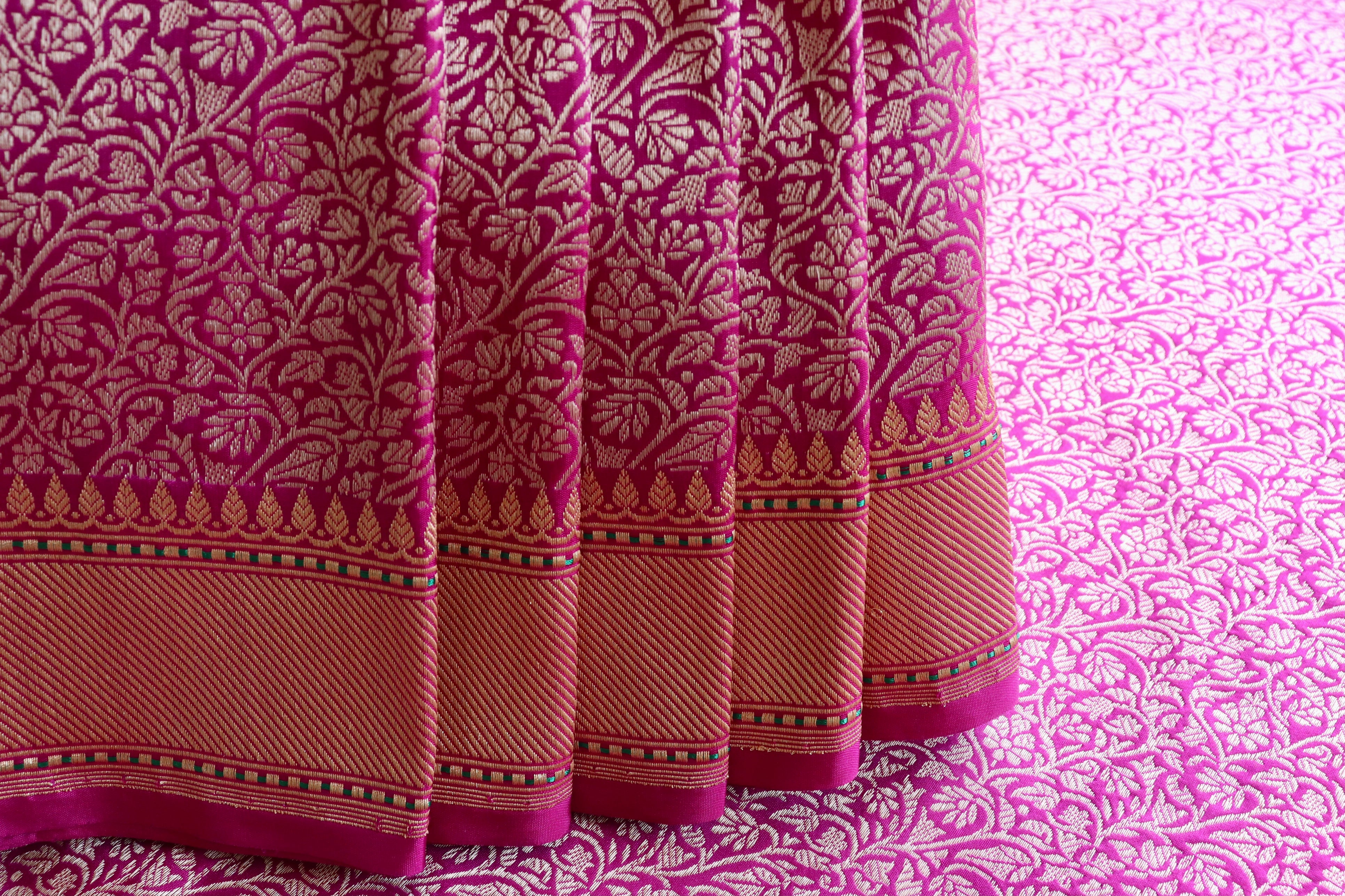 Magenta Tanchoi Pure Silk Handloom Banarasi Saree