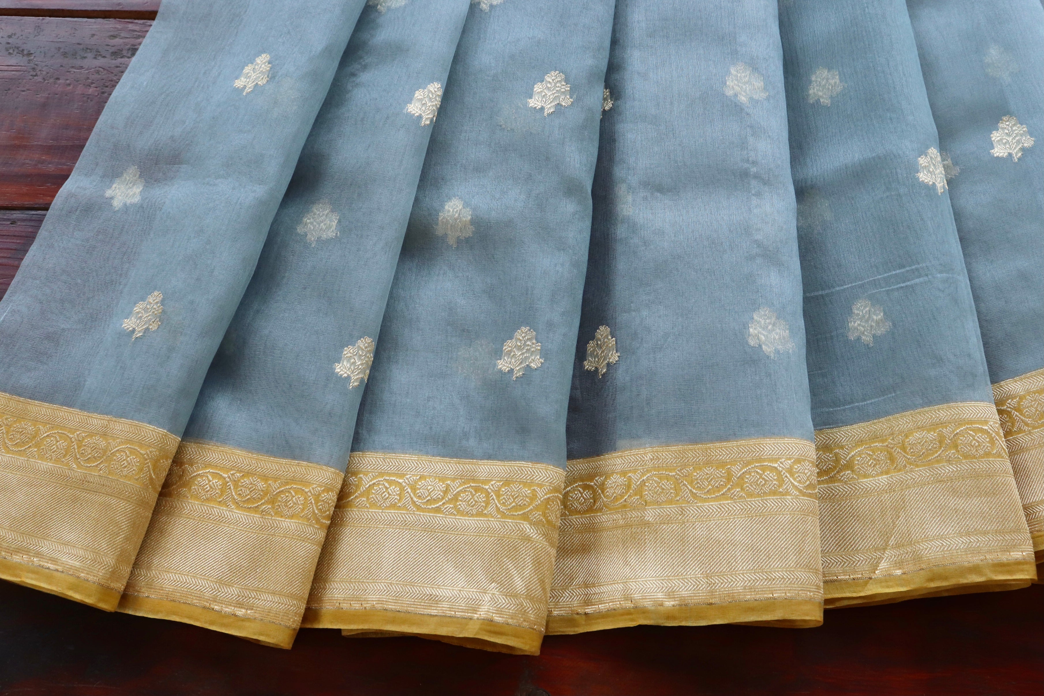 Grey Kora Silk Leaf Motif Handloom Banarasi Saree