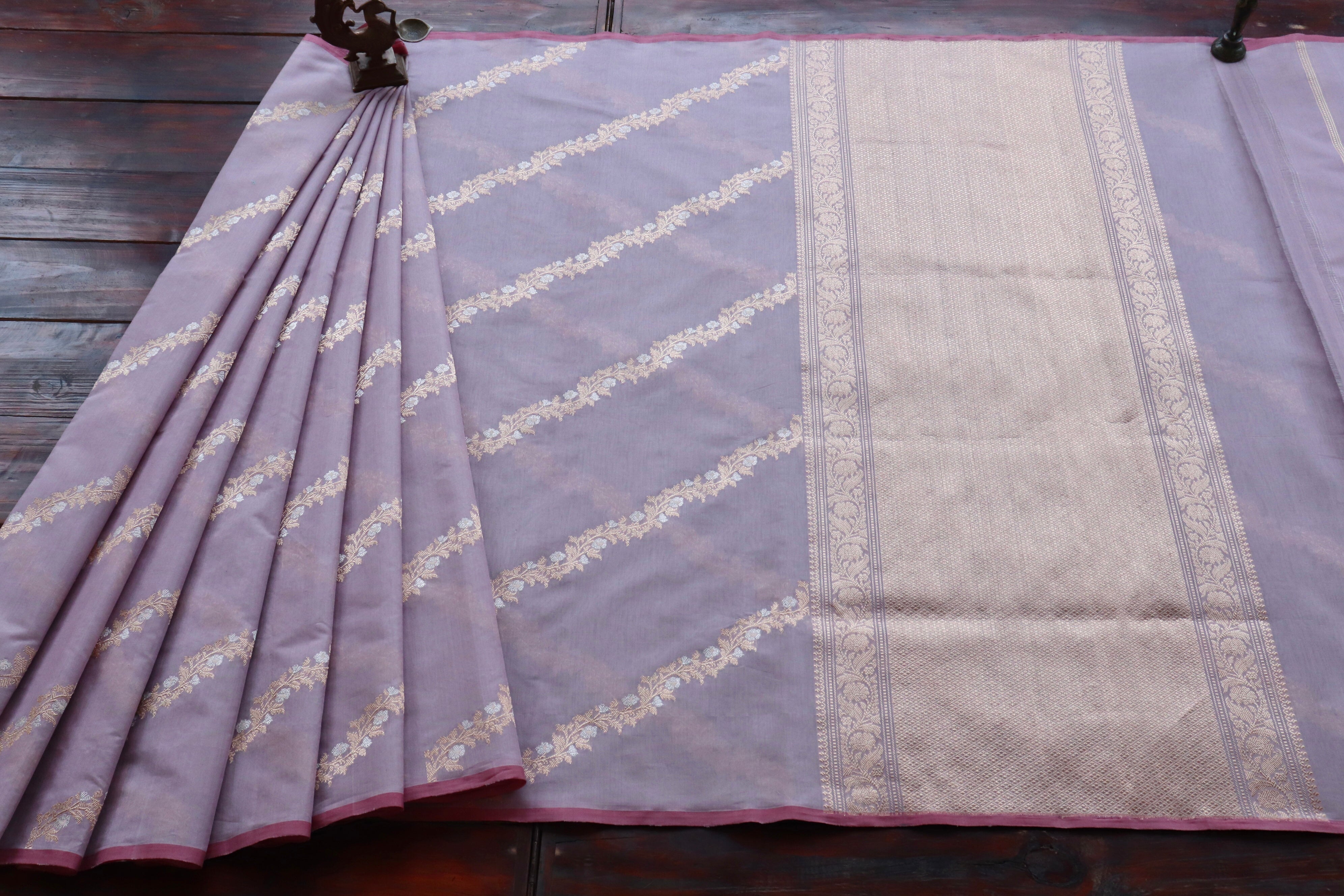 Lilac Aada Jangla Pure Katan Silk Banarasi Saree