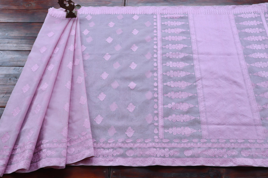 Border close-up on Pink Resham Kadhua Kora saree