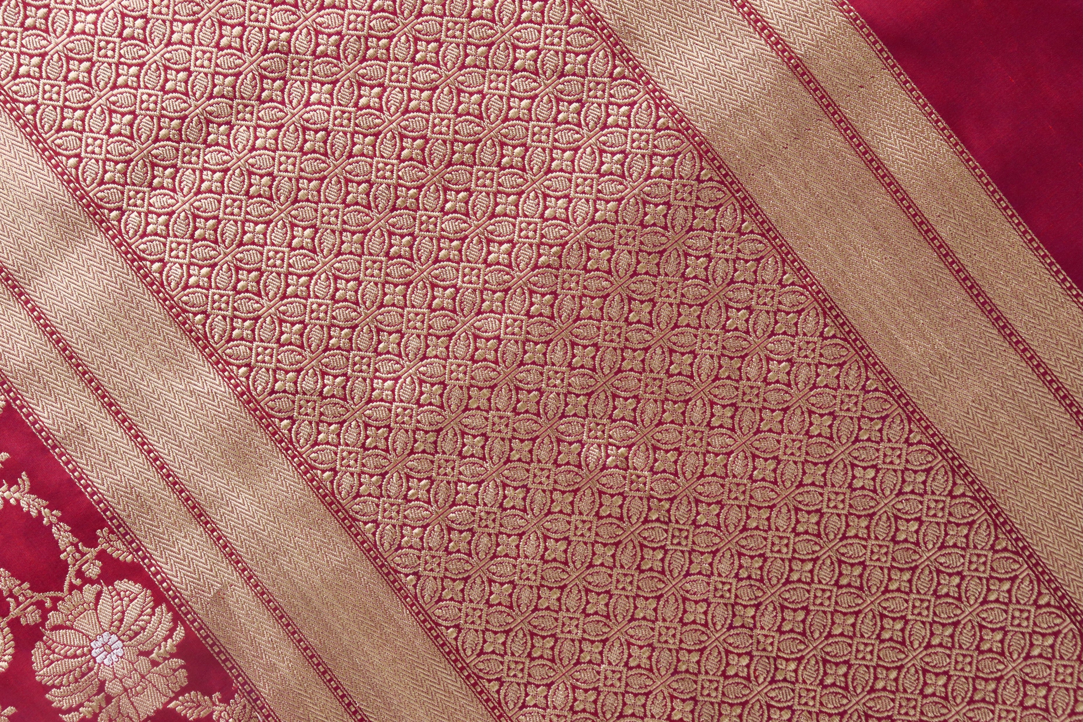 Burgundy Chinar Jangla Pure Silk Handloom Banarasi Saree