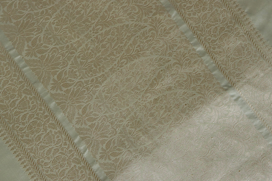 Pleat detail of Cream Green Motif Banarasi saree
