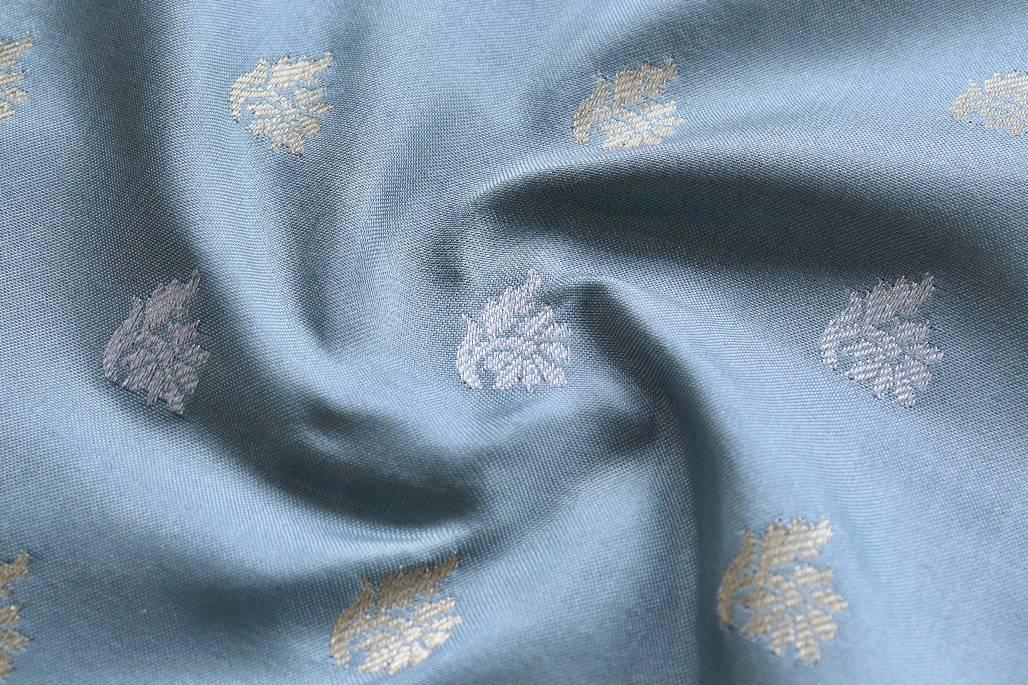 Grey Kadhua Motif Pure Silk Handloom Banarasi Saree