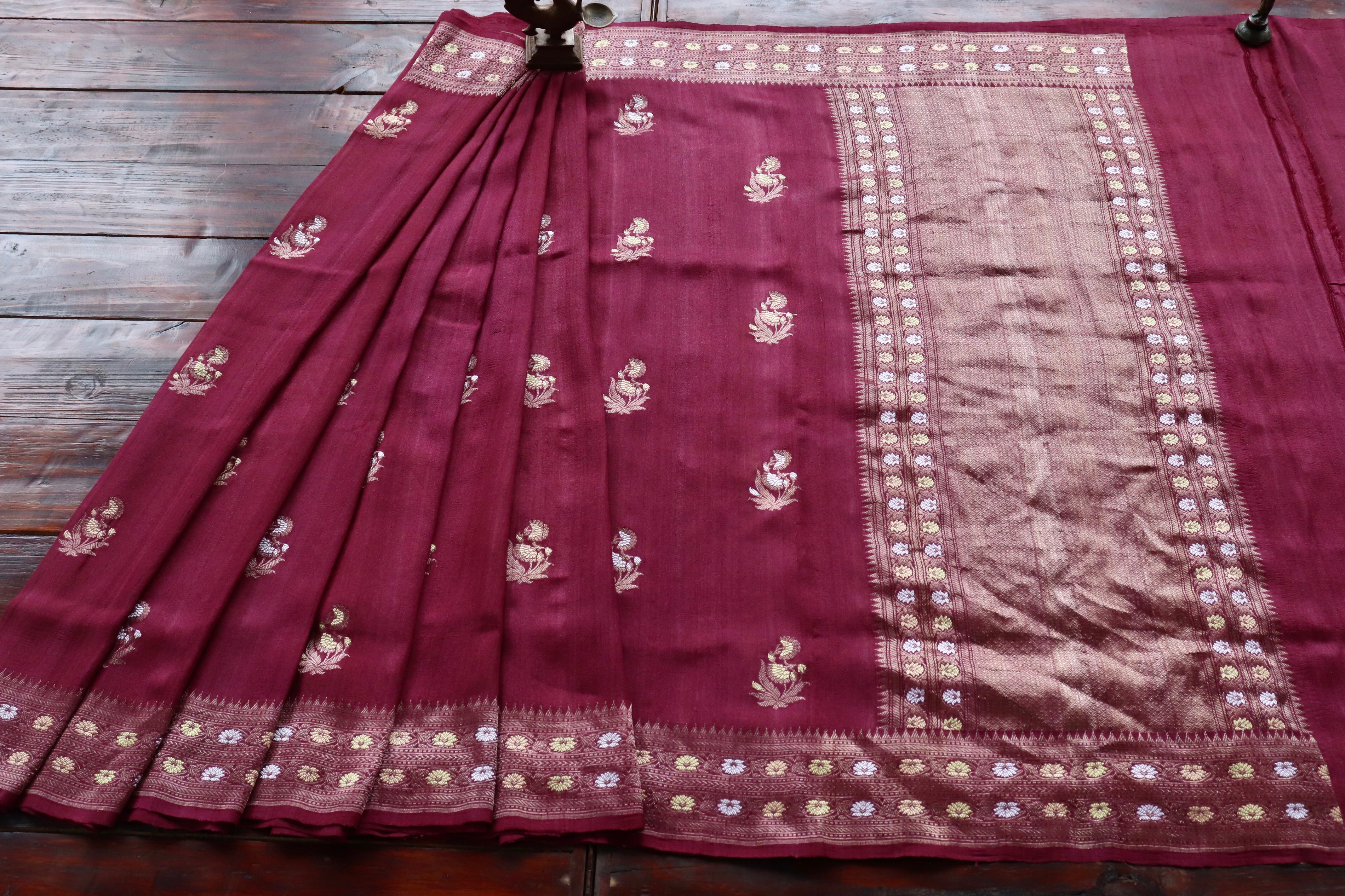 Maroon Guldasta Motif Handwoven Tussar Silk Saree