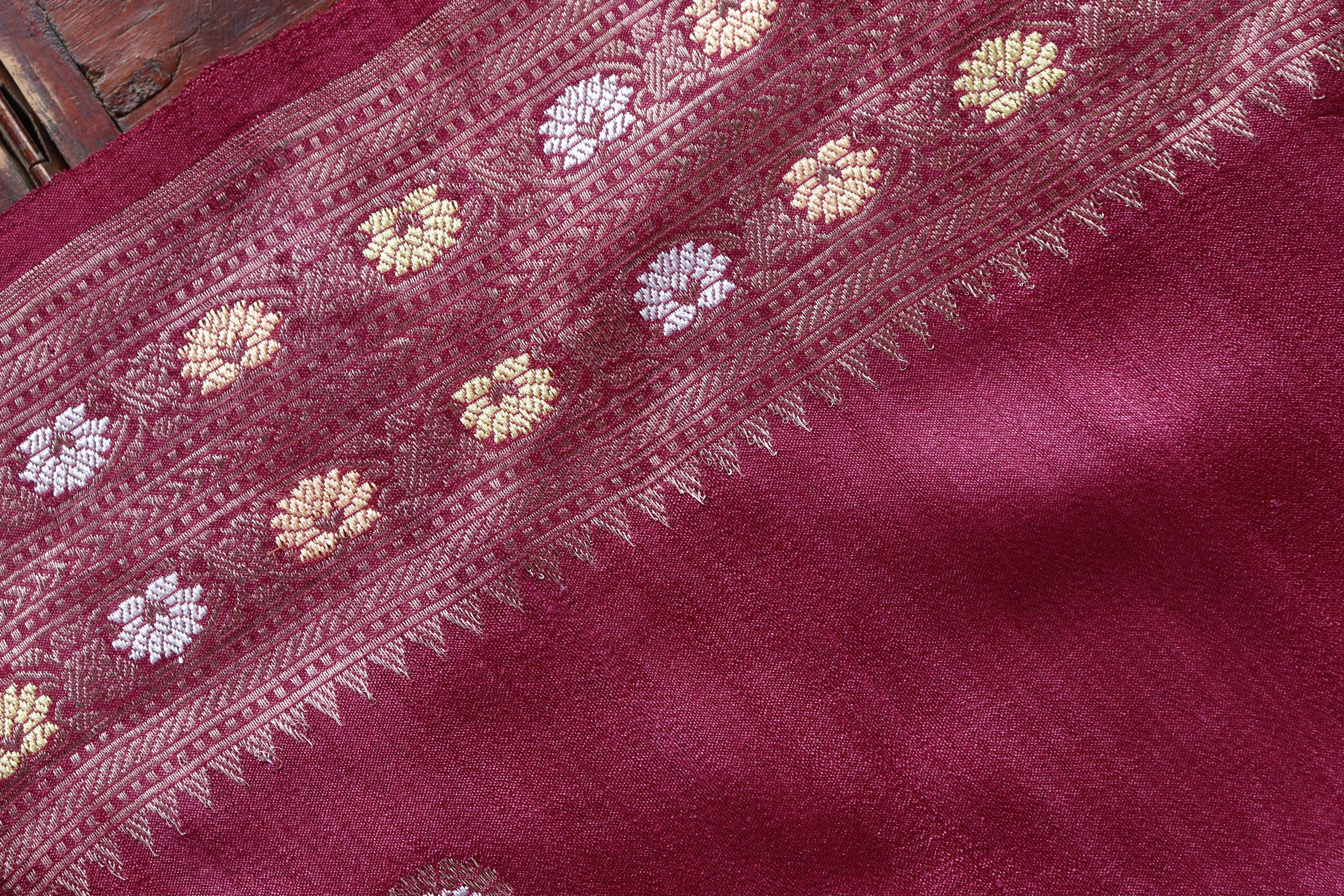 Maroon Guldasta Motif Handwoven Tussar Silk Saree