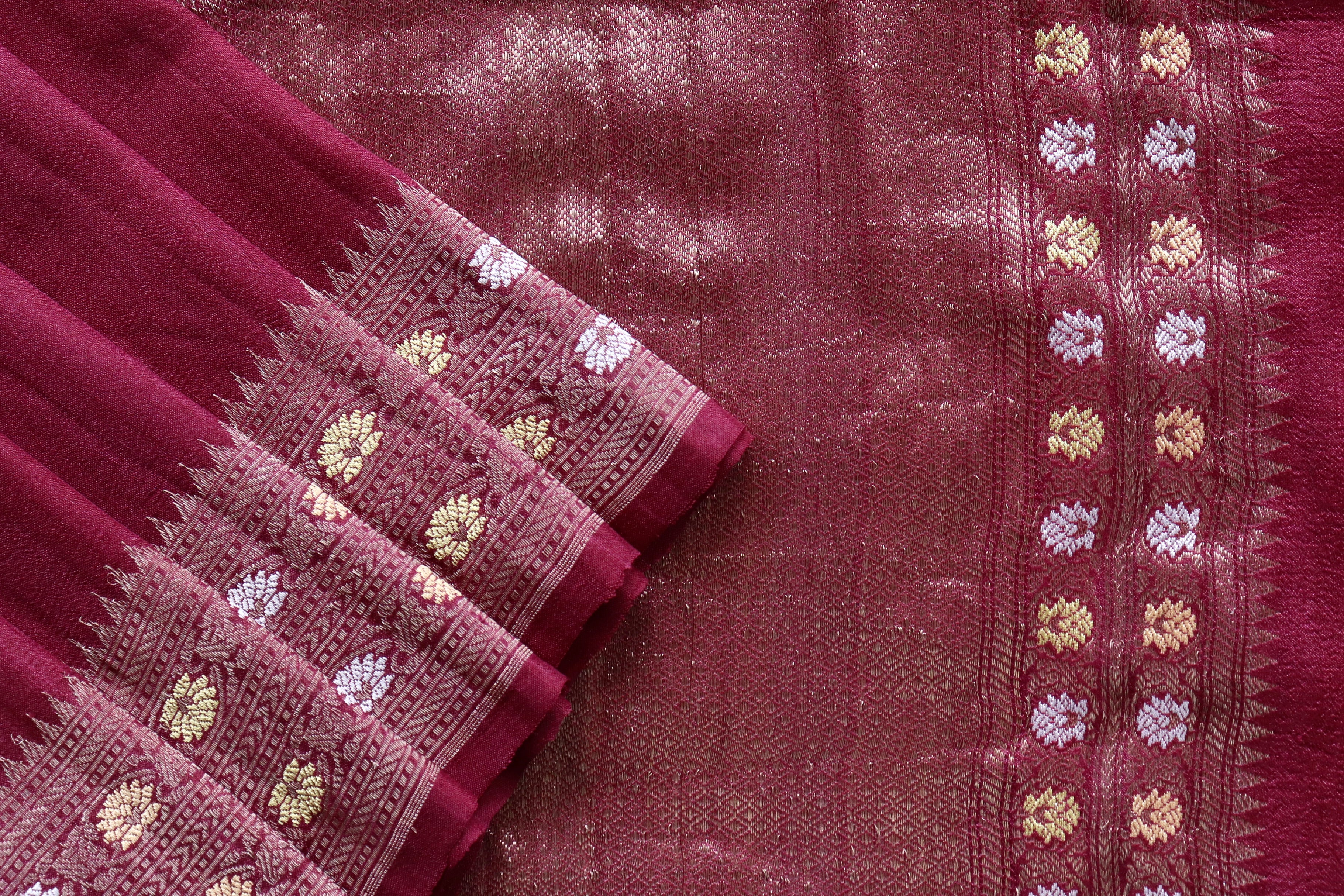 Maroon Guldasta Motif Handwoven Tussar Silk Saree