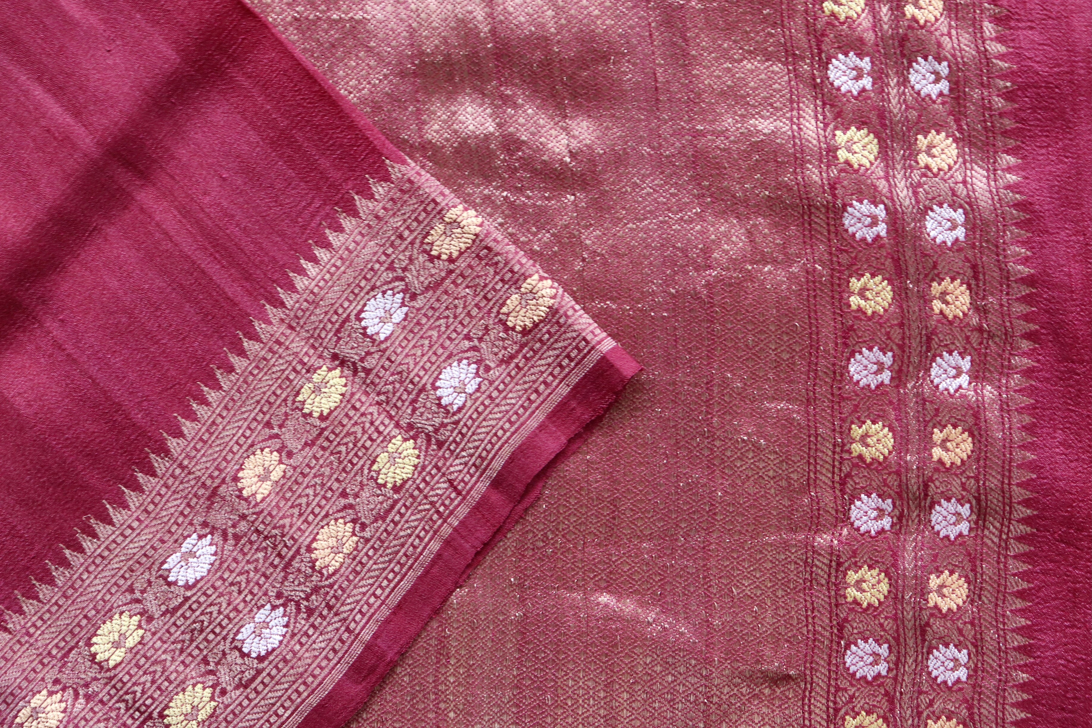 Maroon Guldasta Motif Handwoven Tussar Silk Saree