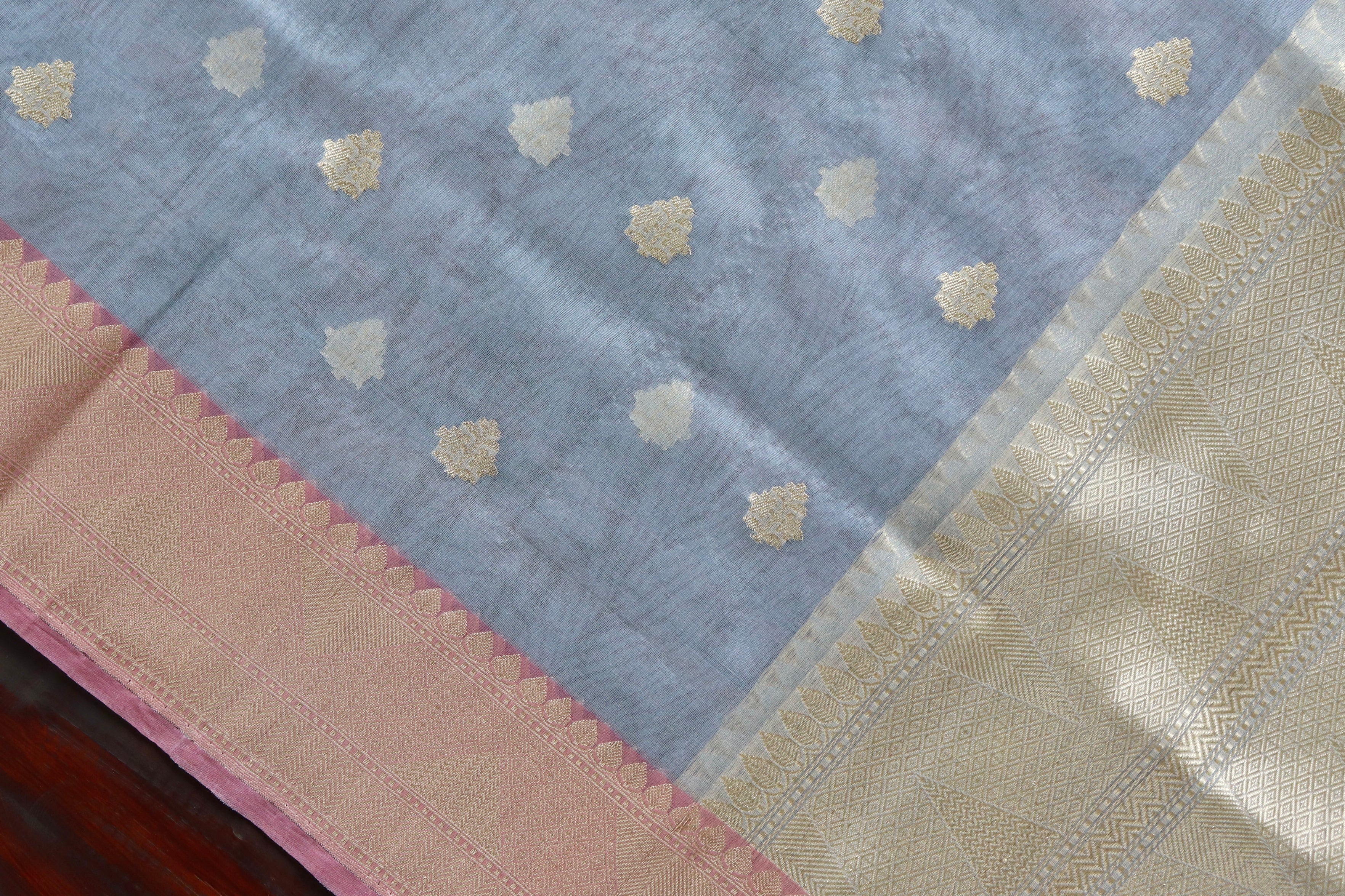 Grey Leaf Motif Pure Kora Silk Handloom Banarasi Dupatta