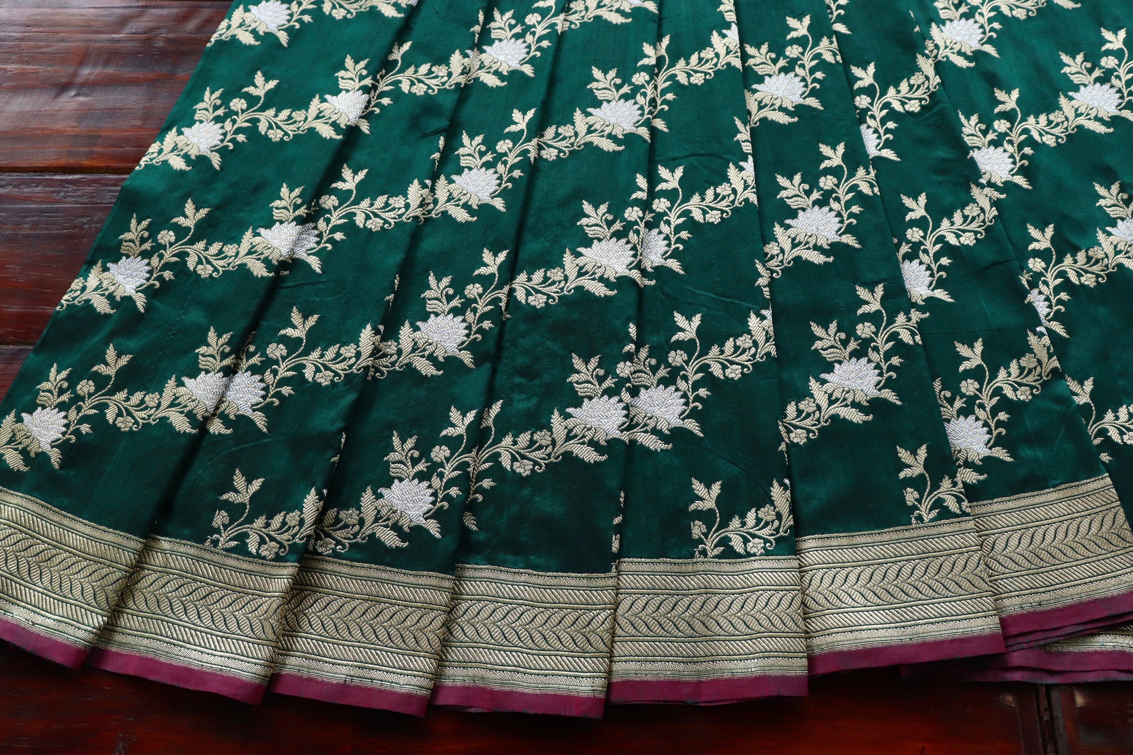 Forest Green Jamal Jangla Pure Silk Handloom Banarasi Saree