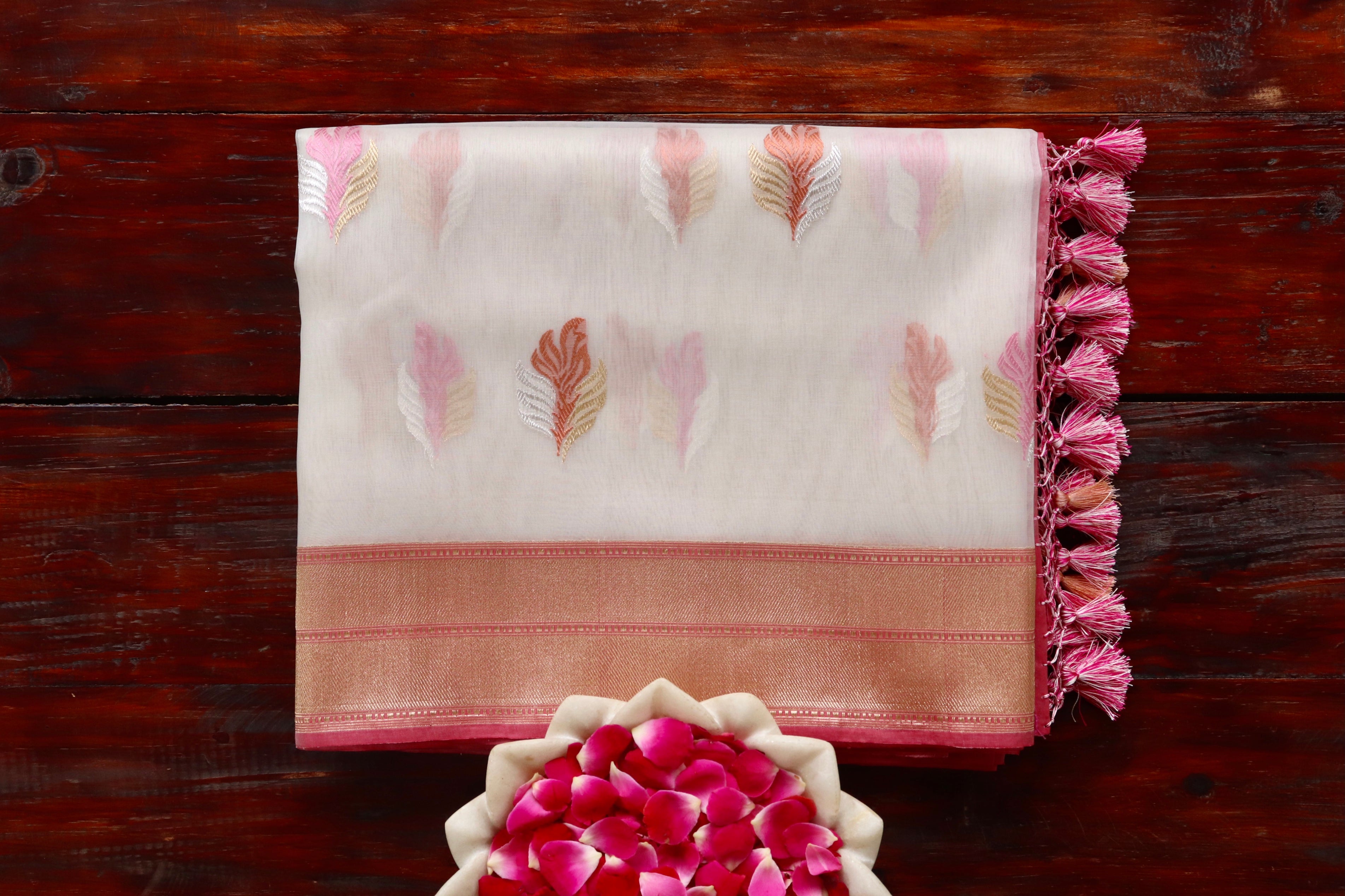 White Kadhua Organza Handloom Banarasi Saree