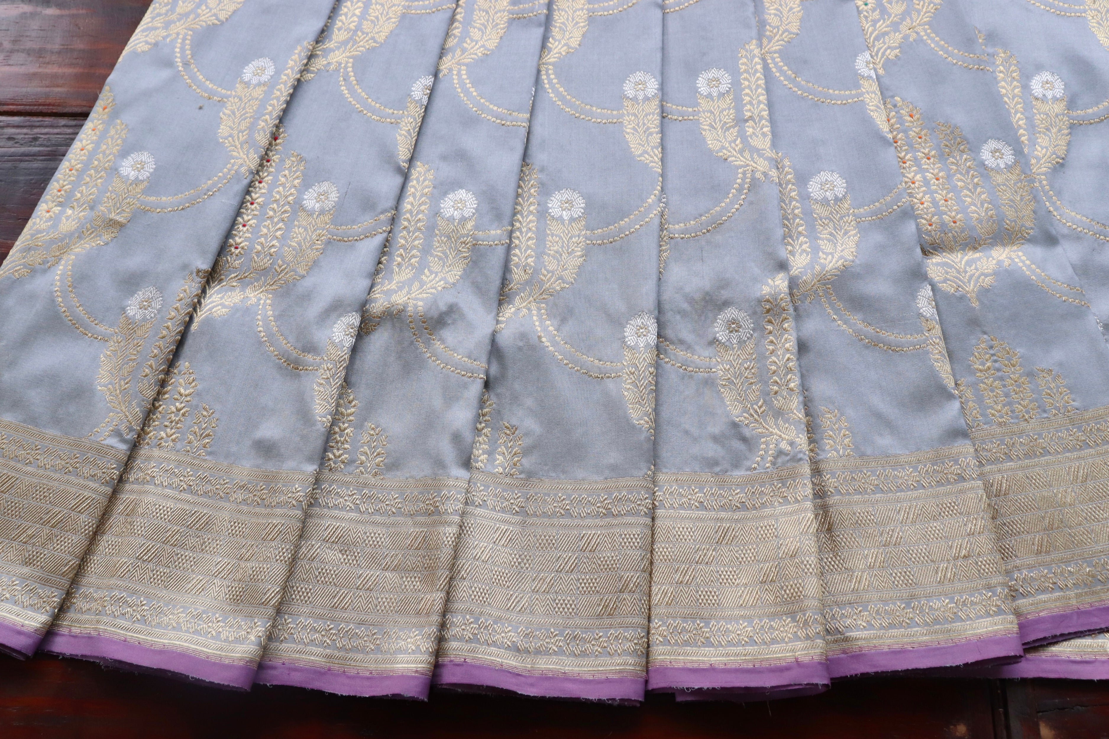 Grey Meenadar Pure Silk Handloom Banarasi Jangla Saree