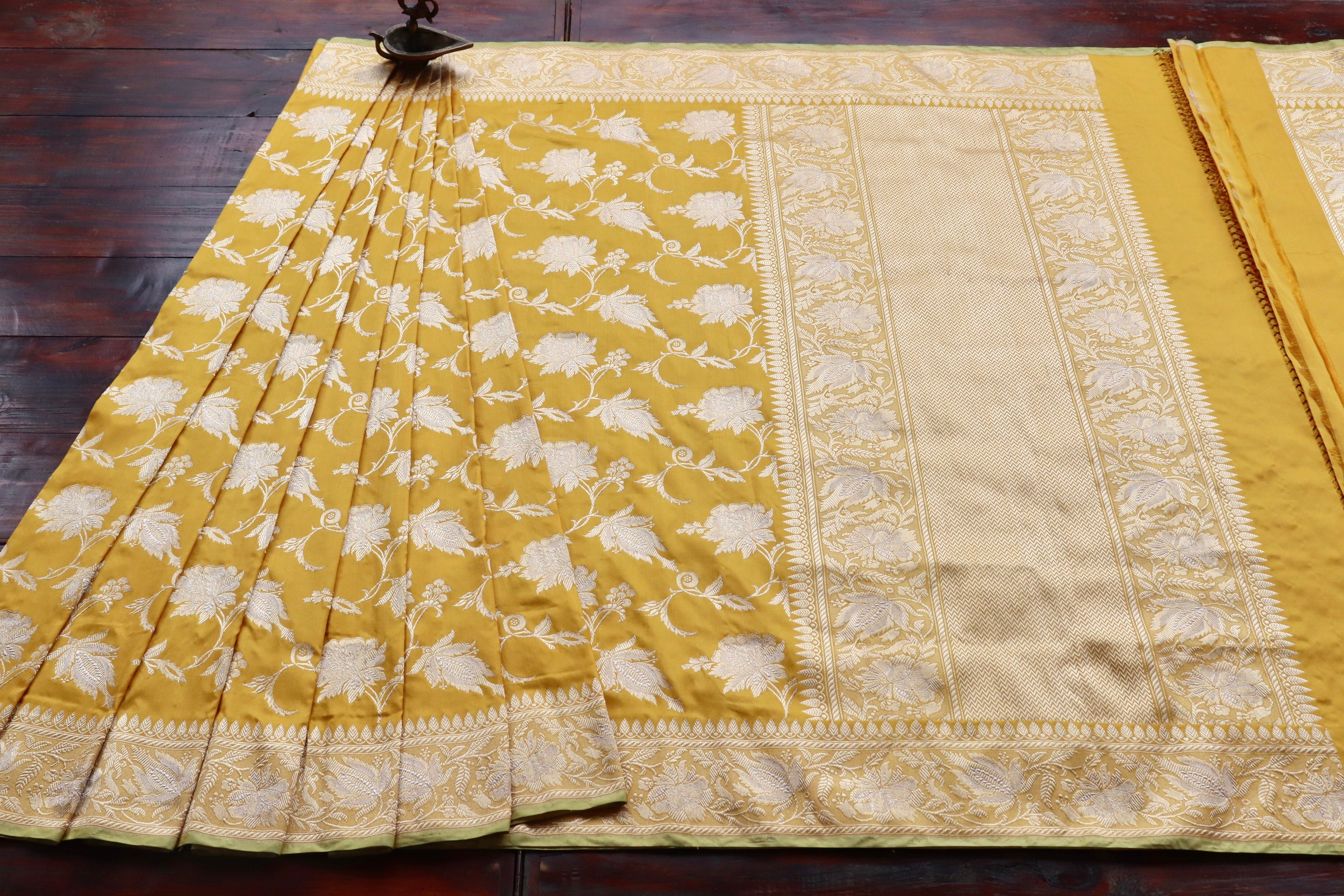 Yellow Chinar Jangla Pure Silk Handloom Banarasi Saree