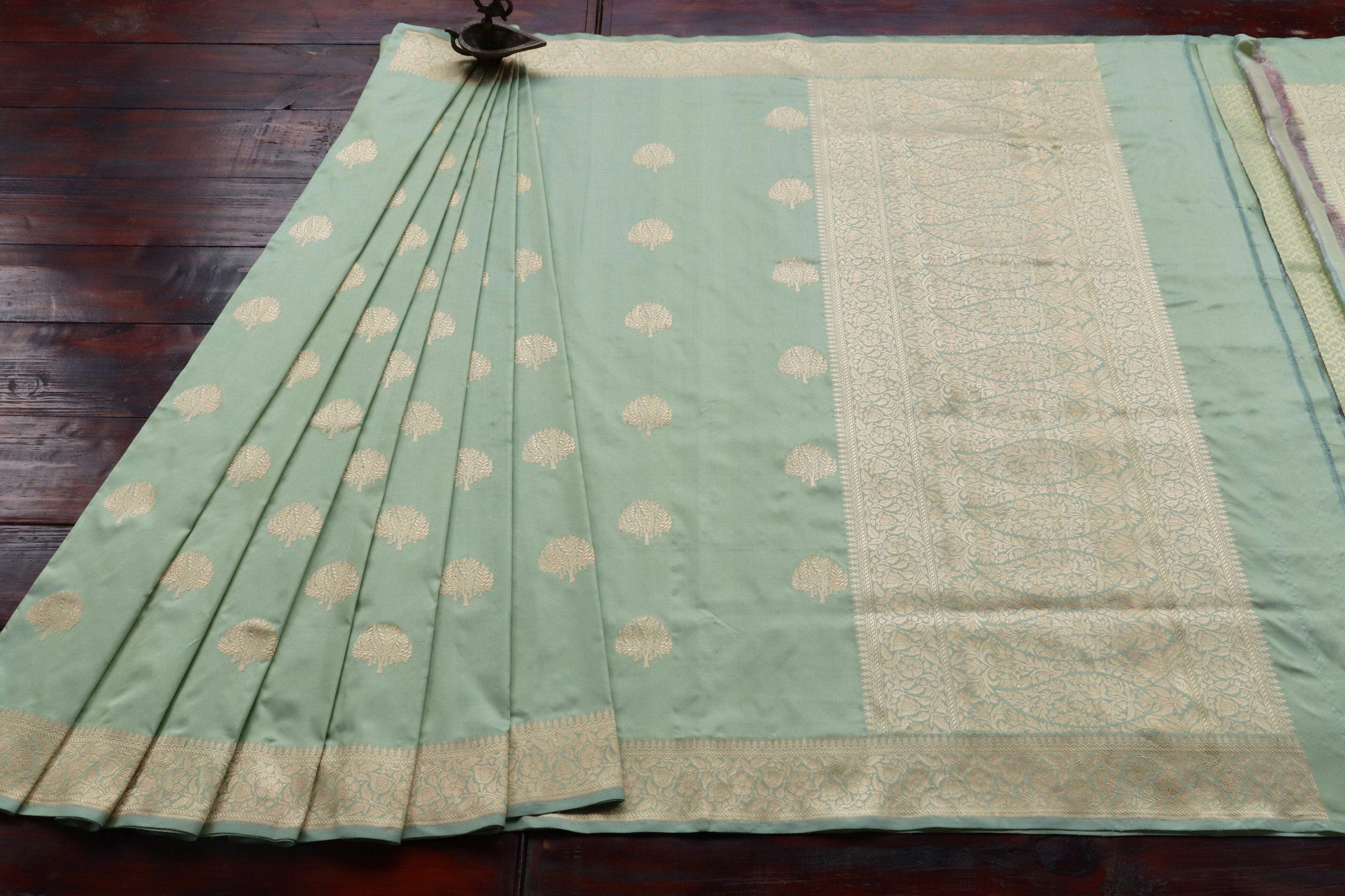 Lime Green Kadhua Motif Pure Silk Handloom Banarasi Saree