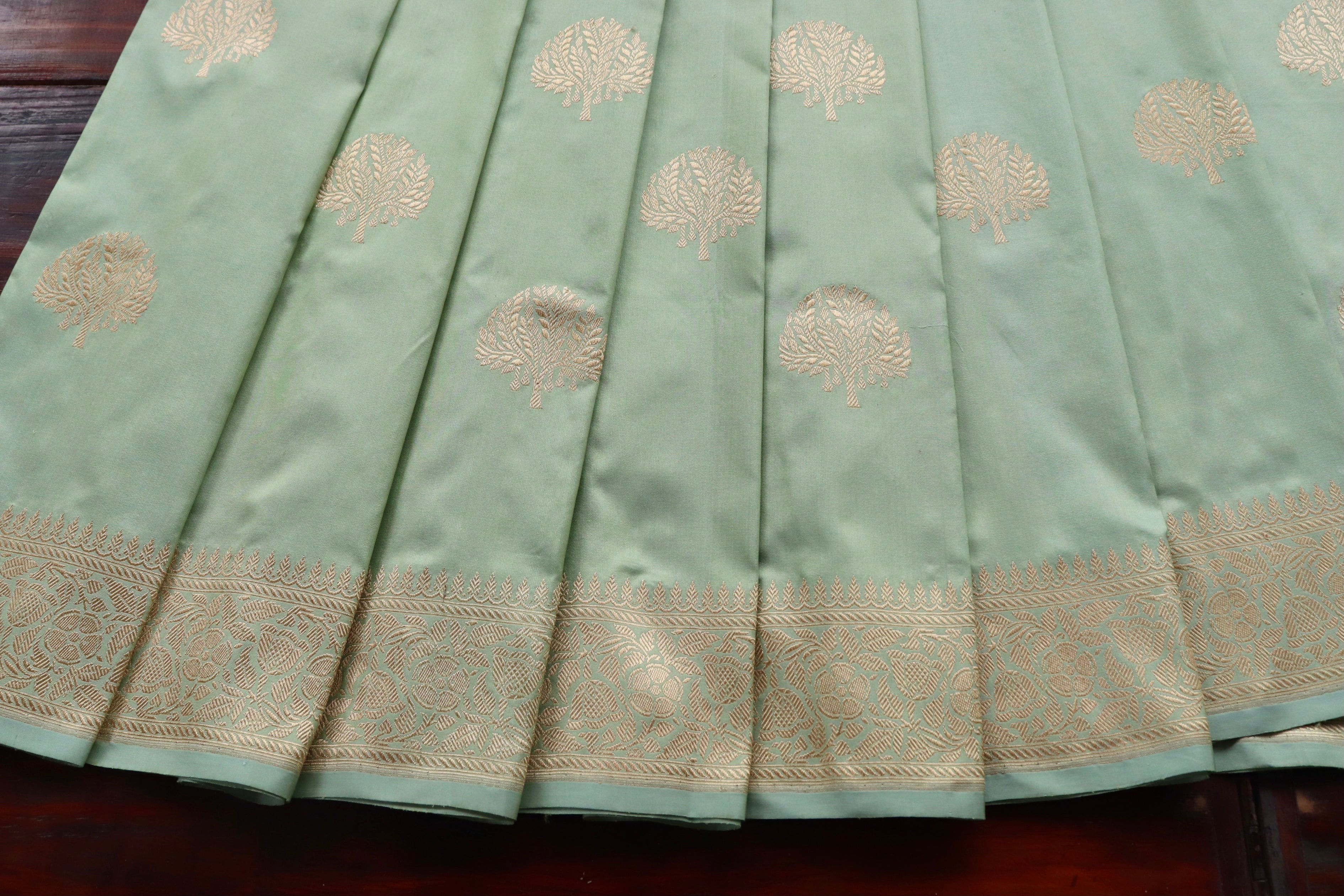 Lime Green Kadhua Motif Pure Silk Handloom Banarasi Saree