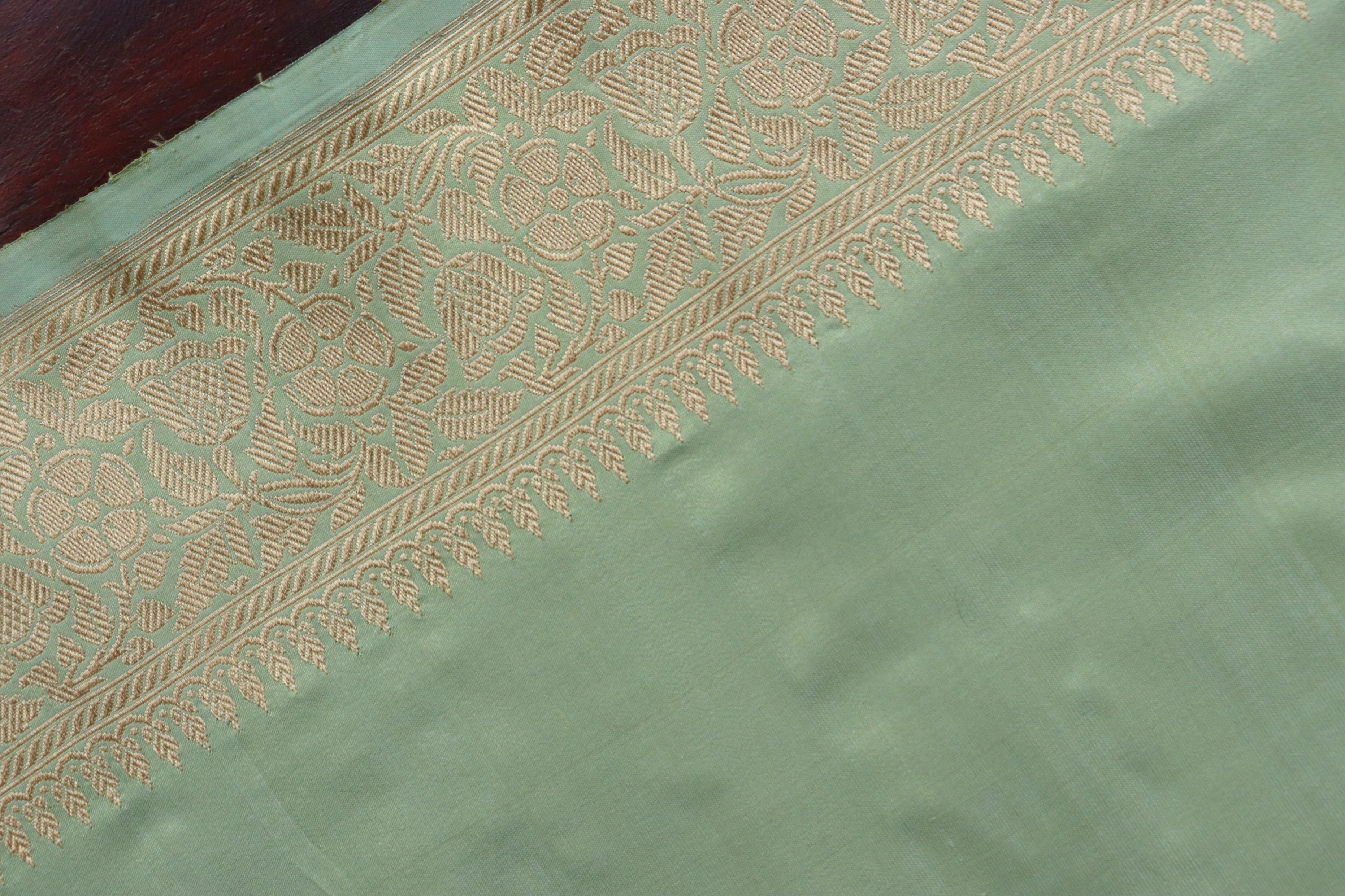 Lime Green Kadhua Motif Pure Silk Handloom Banarasi Saree
