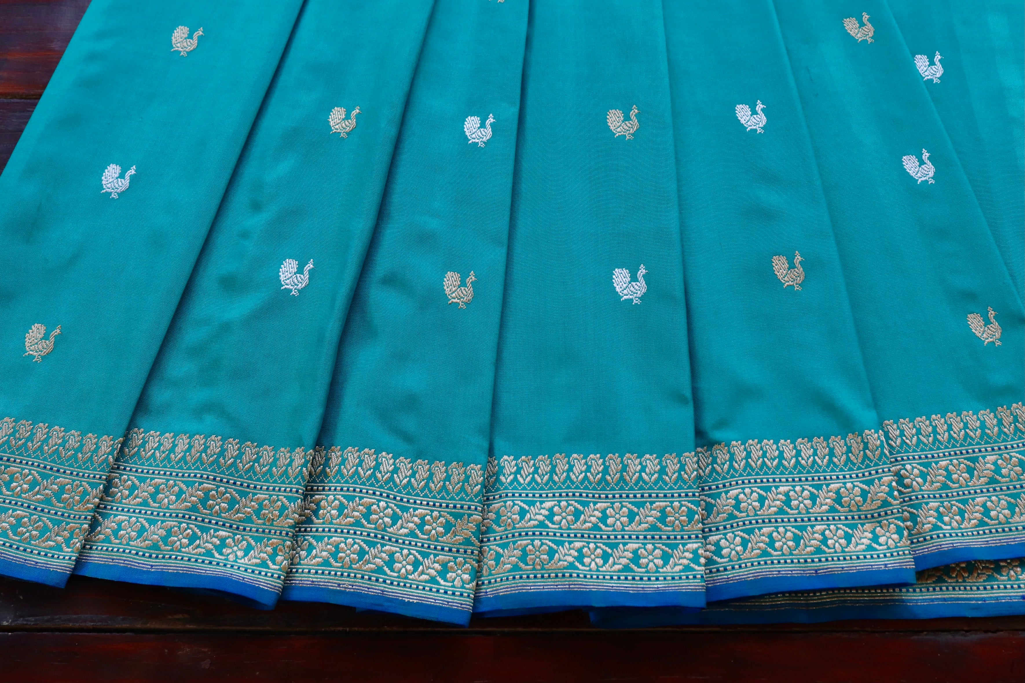 Light Peacock Motif Pure Silk Handloom Banarasi Saree