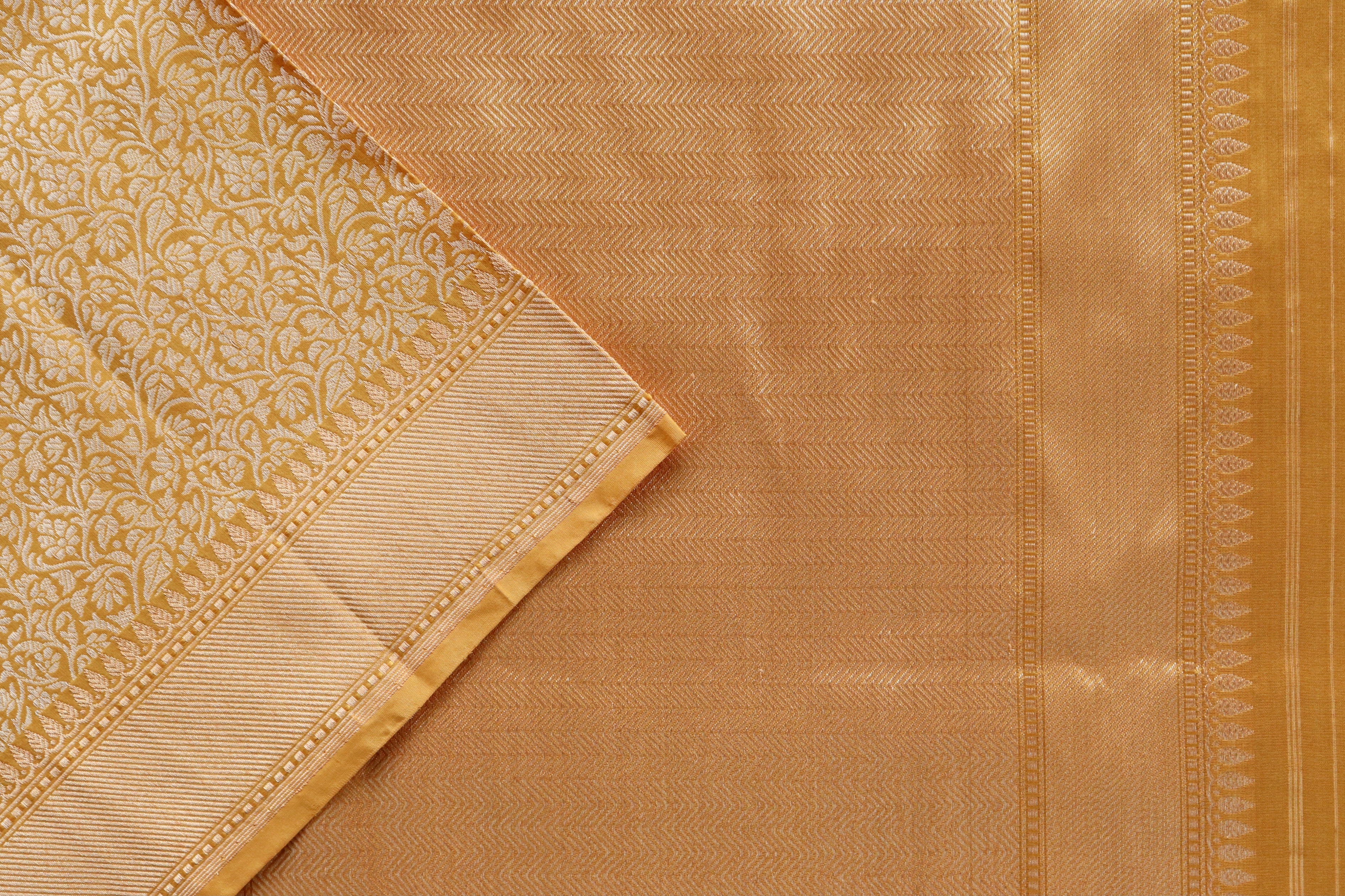 Gold Tanchoi Pure Silk Handloom Banarasi Saree