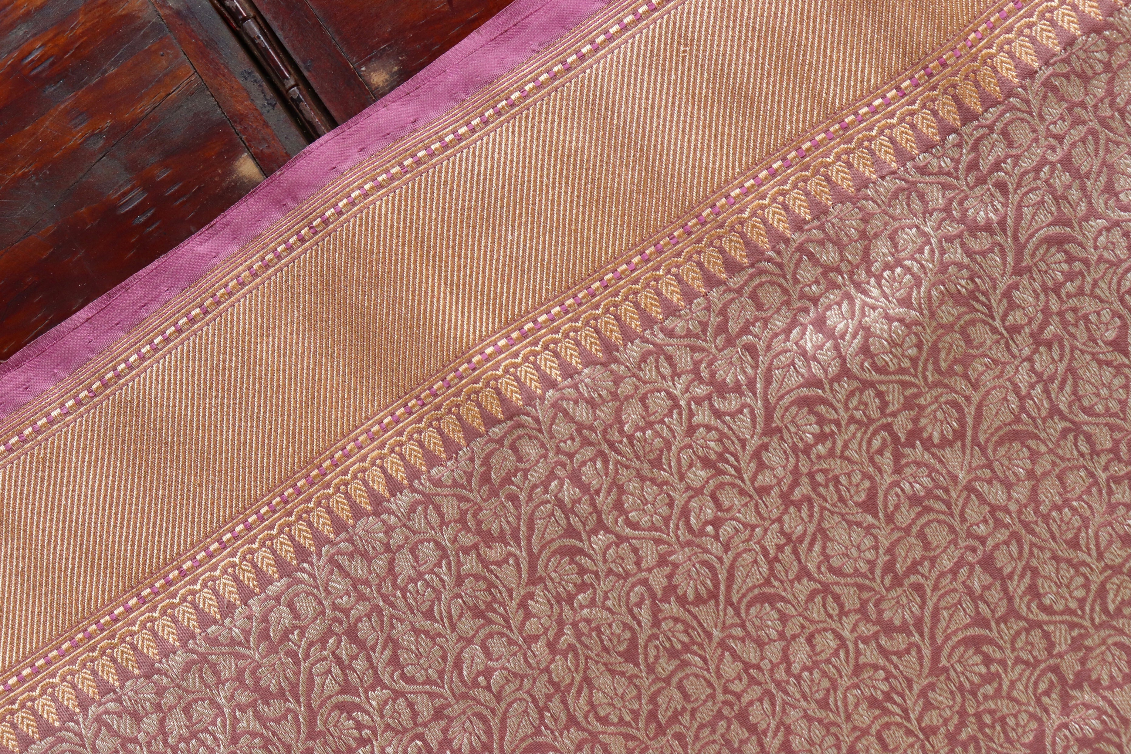 Dusty Pink Tanchoi Pure Silk Handloom Banarasi Saree