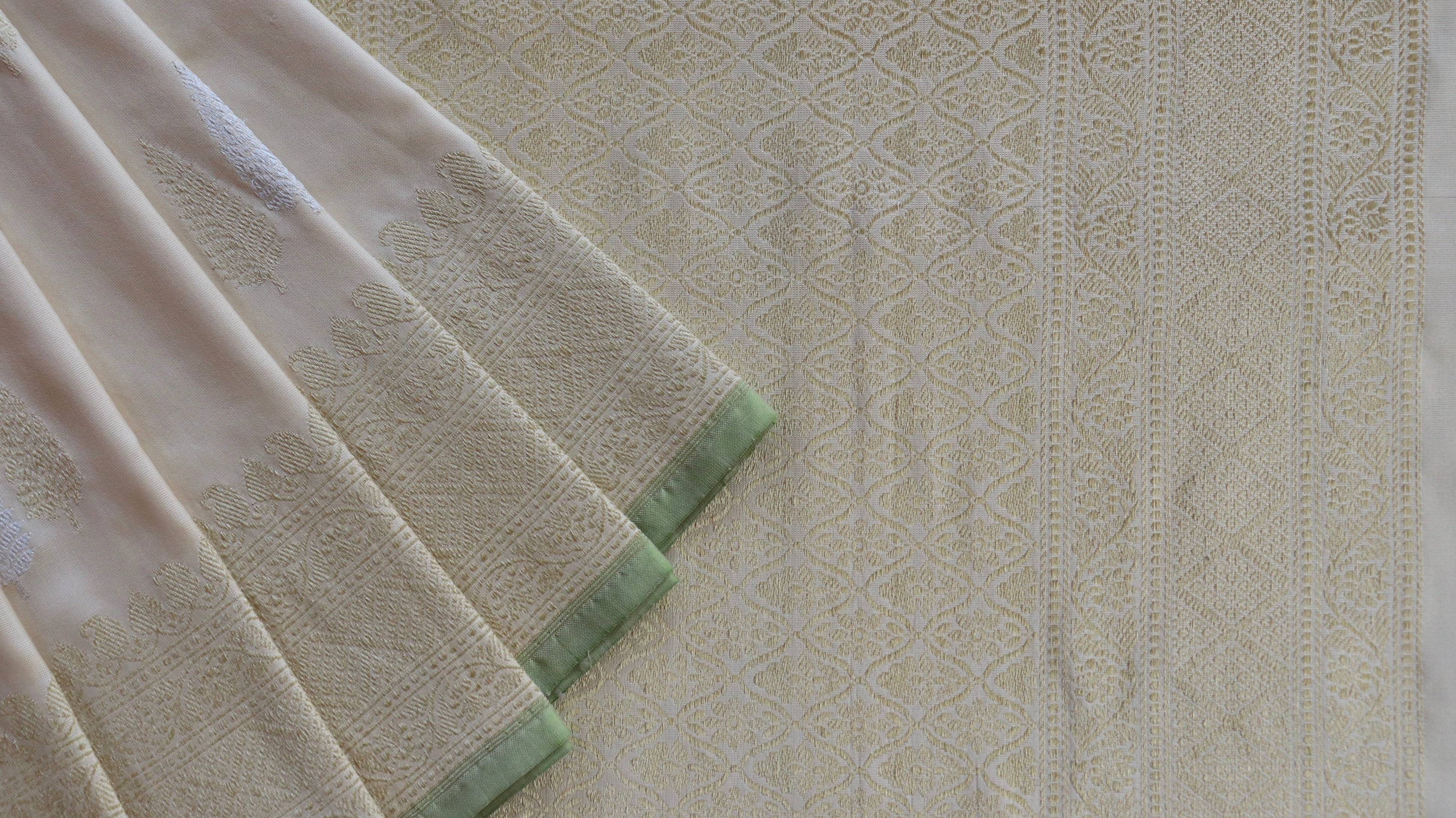 Ivory Sona Rupa Pure Silk Handloom Banarasi Saree
