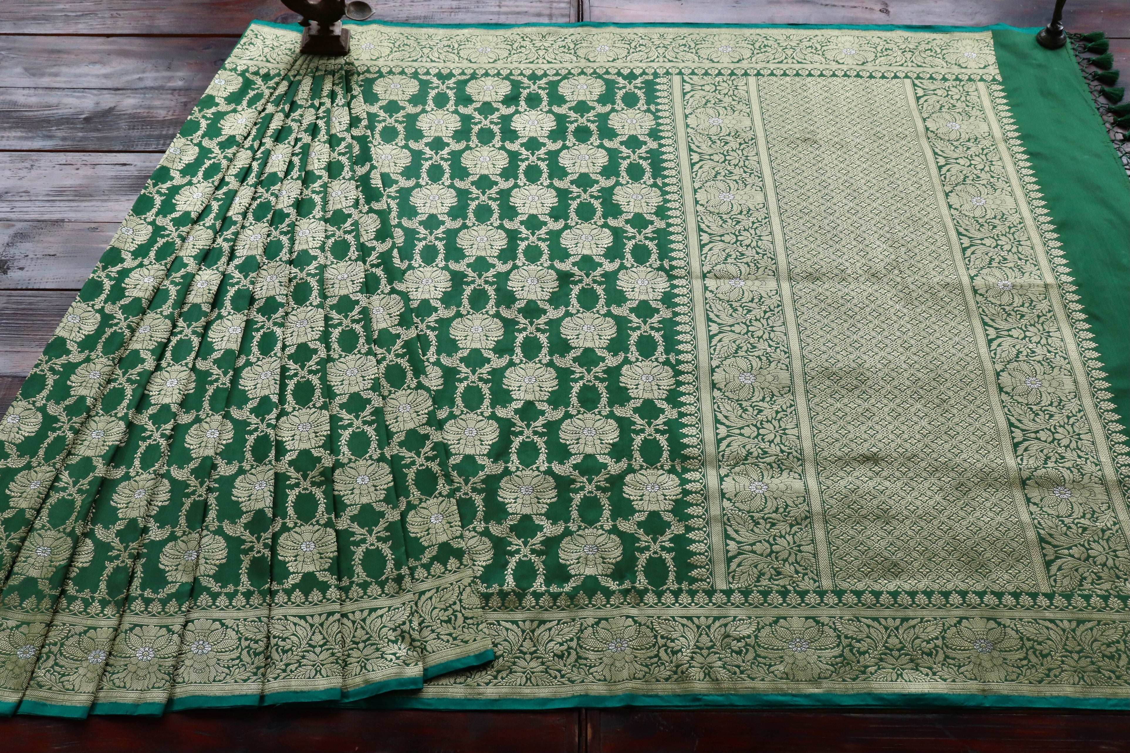 Green Chinar Pure Silk Handloom Banarasi Jangla Saree