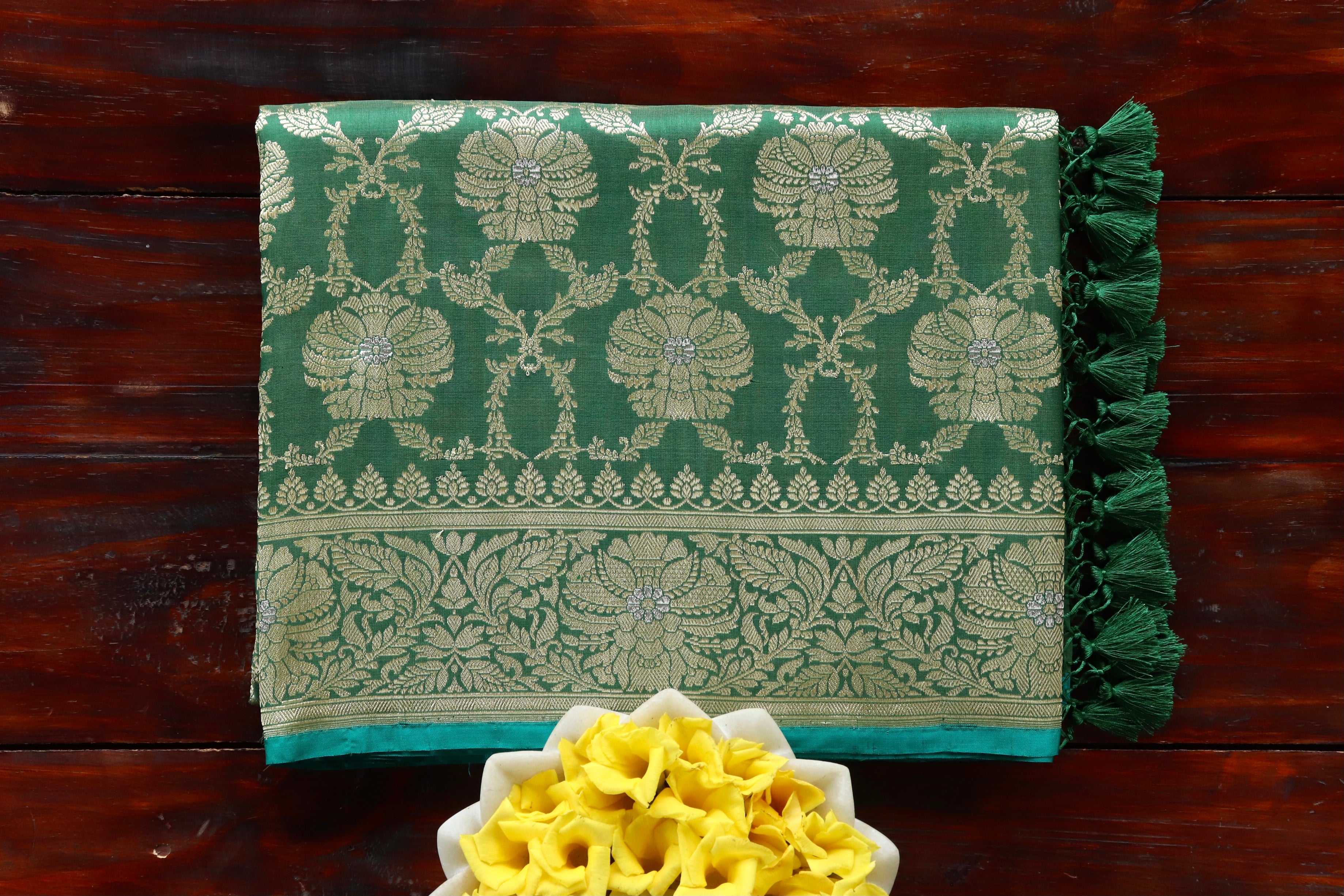 Green Chinar Pure Silk Handloom Banarasi Jangla Saree