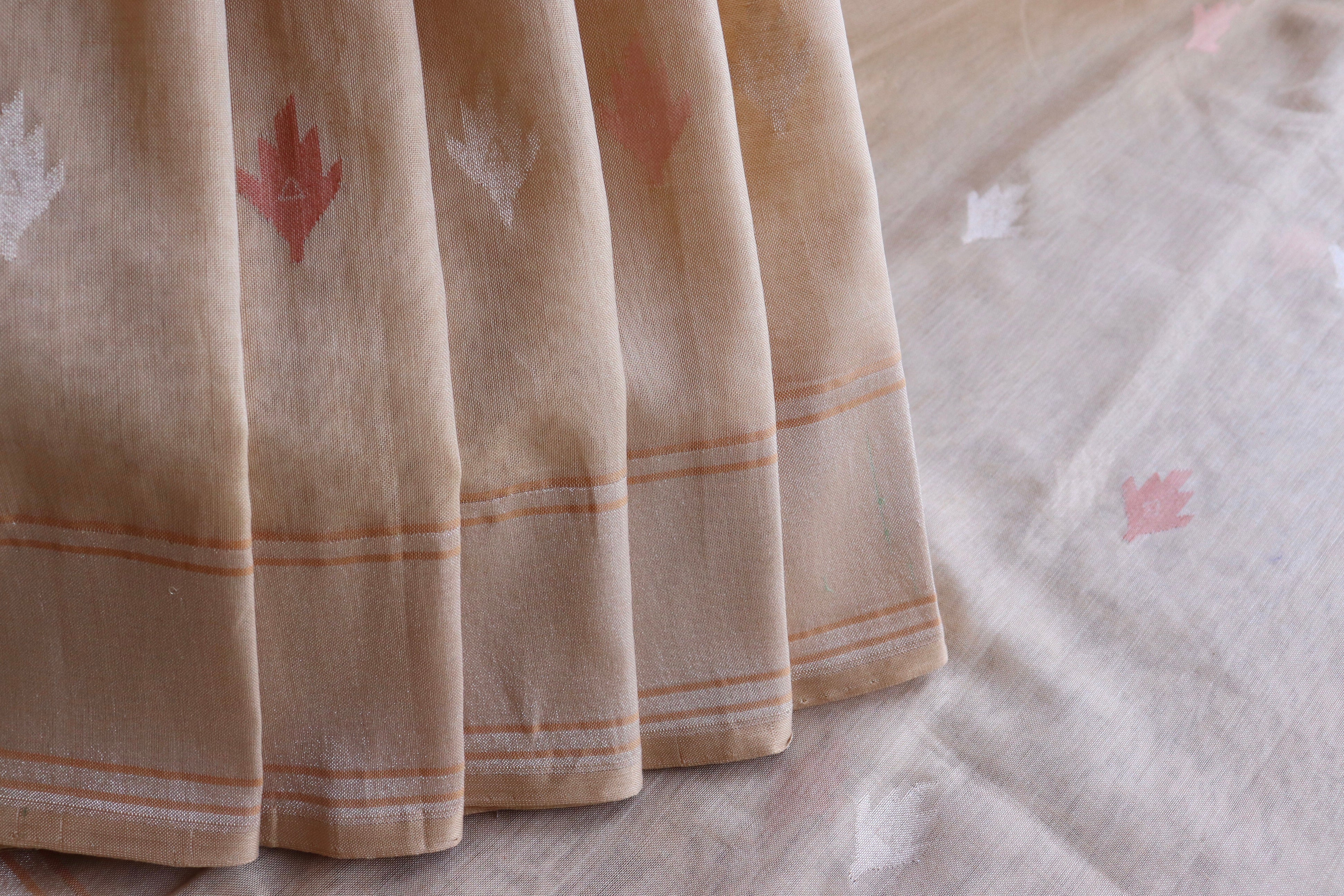 Cream Cotton Meenadar Kadhua Motif Banarasi Handloom Saree