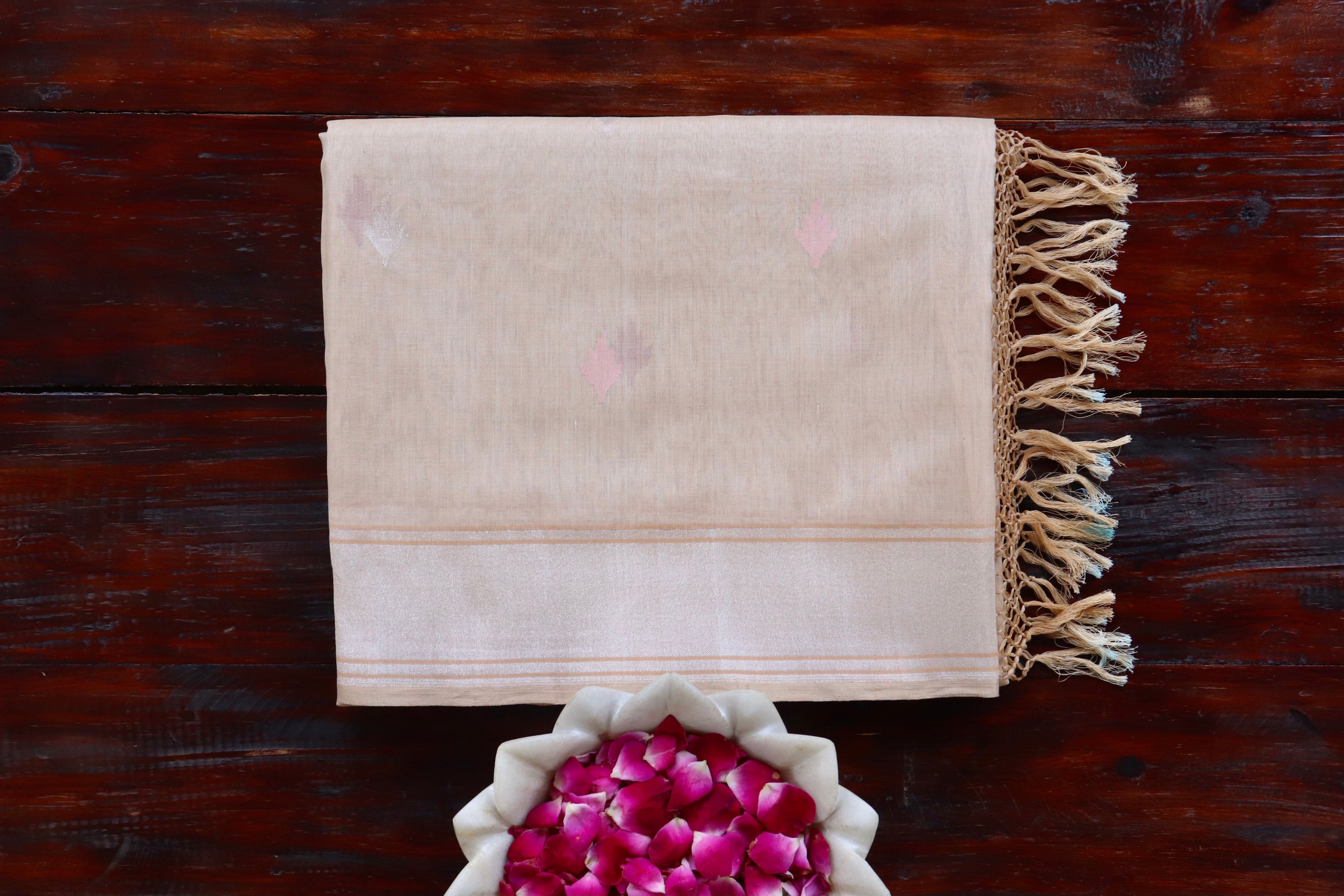 Cream Cotton Meenadar Kadhua Motif Banarasi Handloom Saree